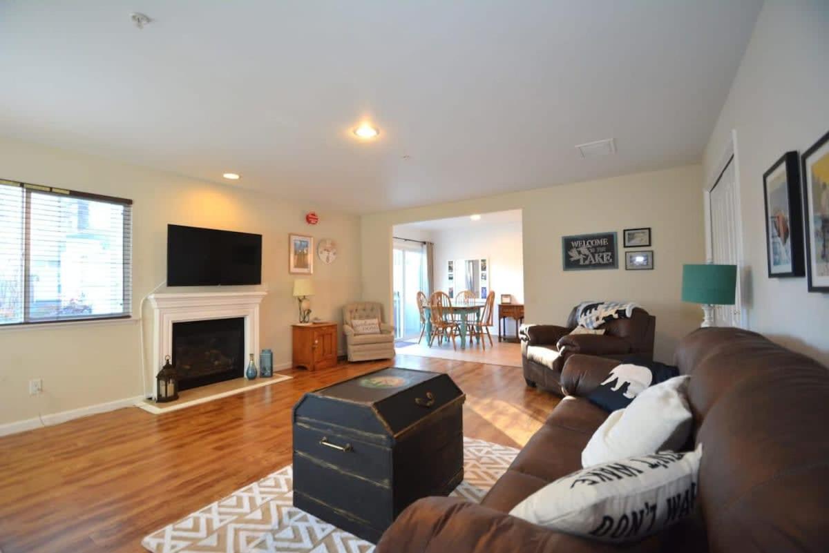 Apartment photo 2