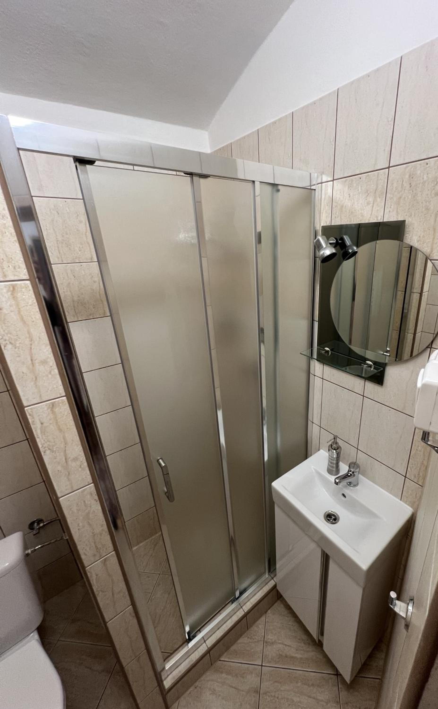Studio Apartment - Photo 2