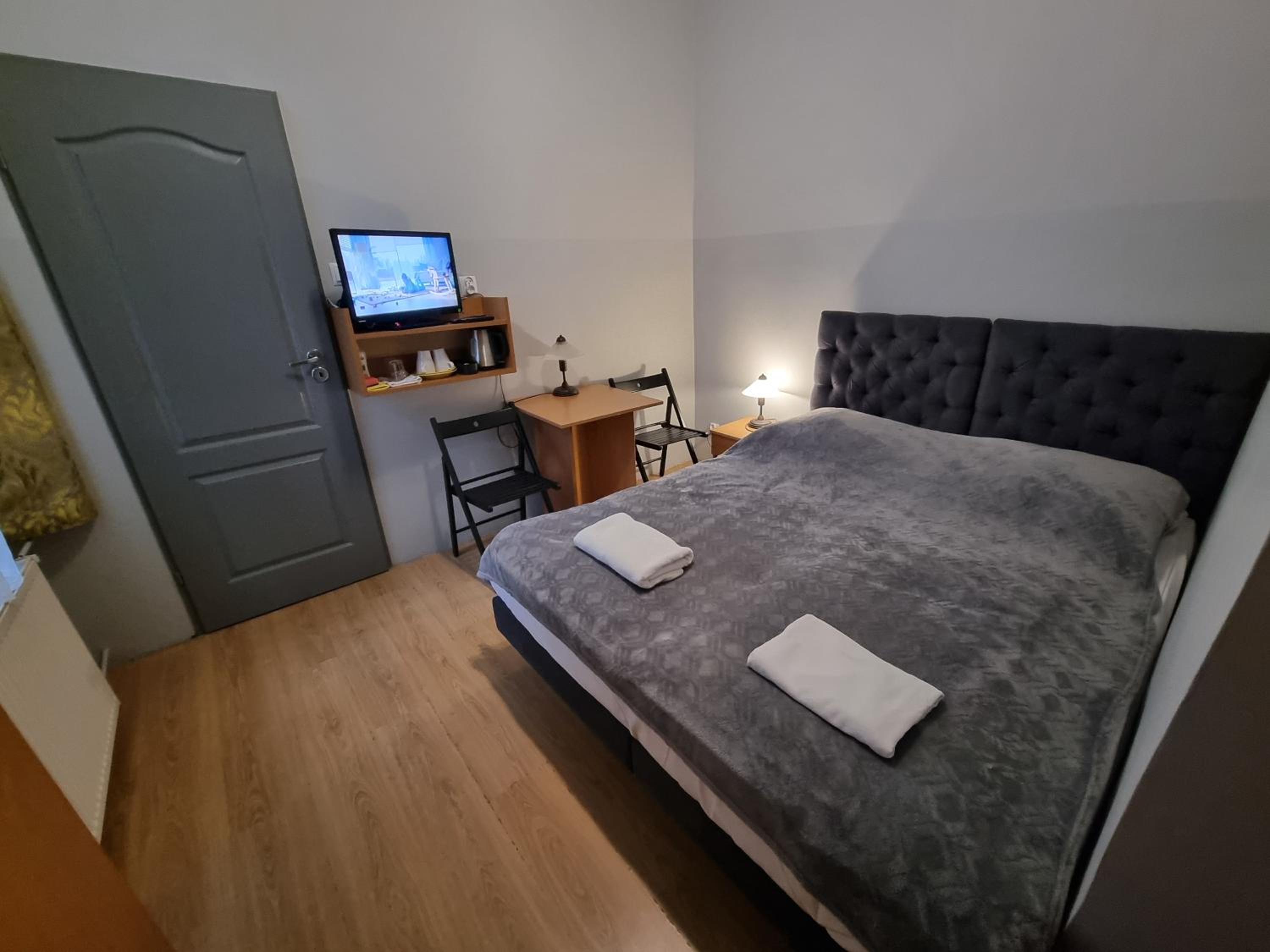Budget Double Room photo 1