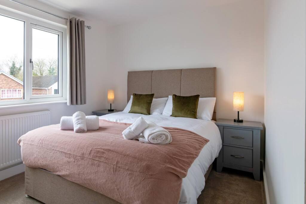 Three-Bedroom House photo 2