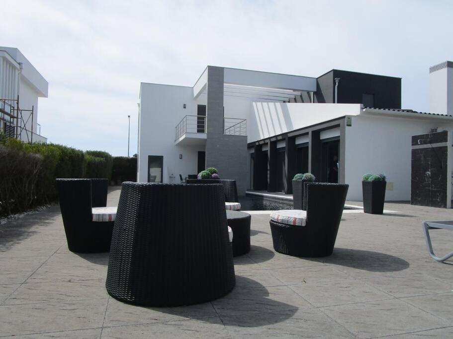 Three-Bedroom Villa photo 3