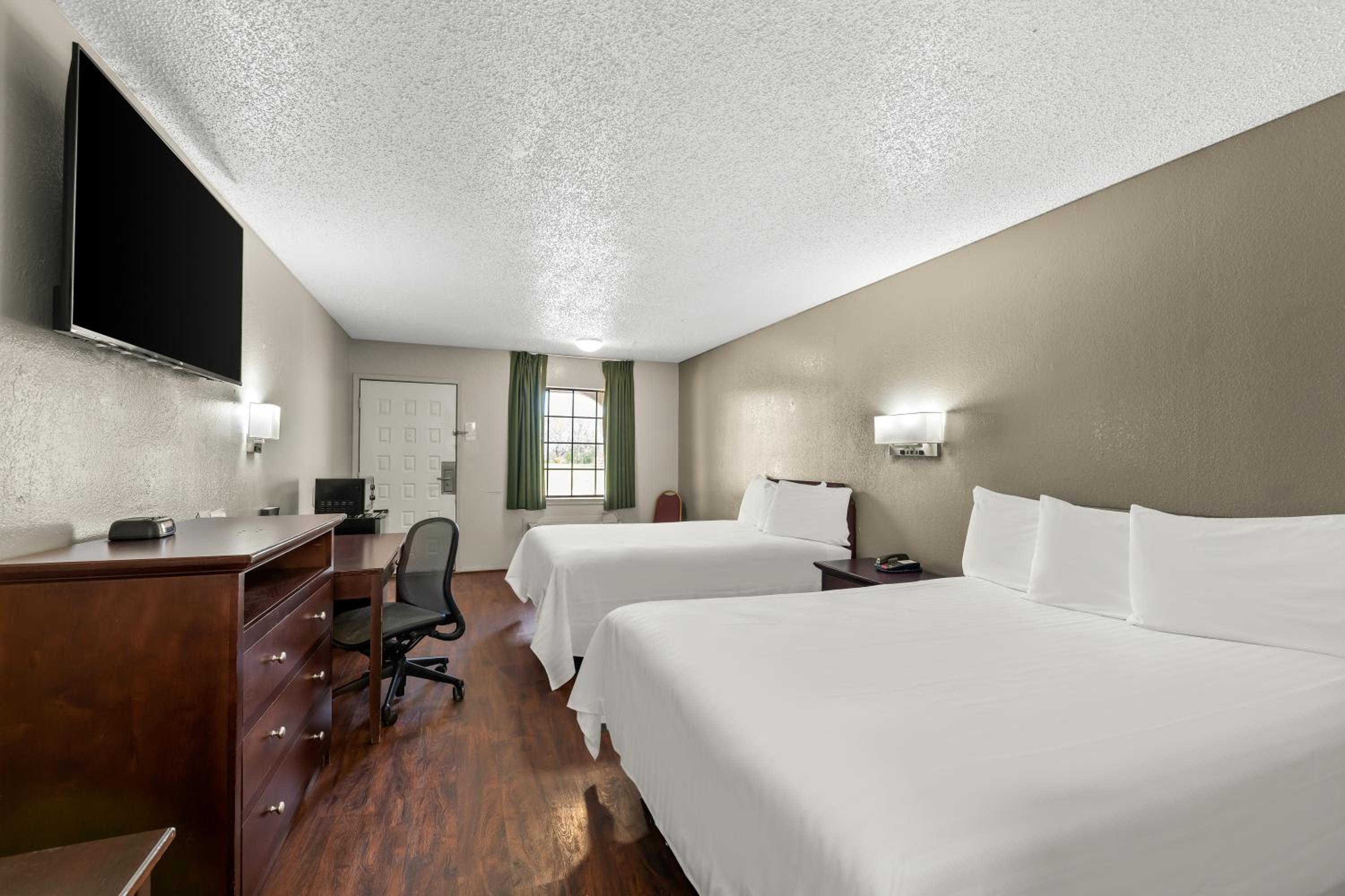 Standard Queen Room - Photo 1