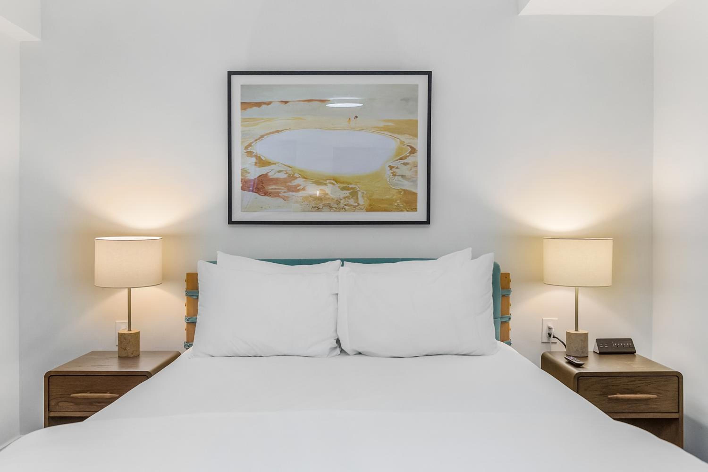 Queen Room - Photo 7