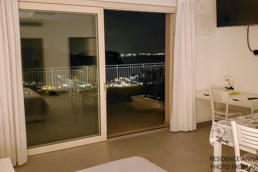 Studio with Terrace photo 2