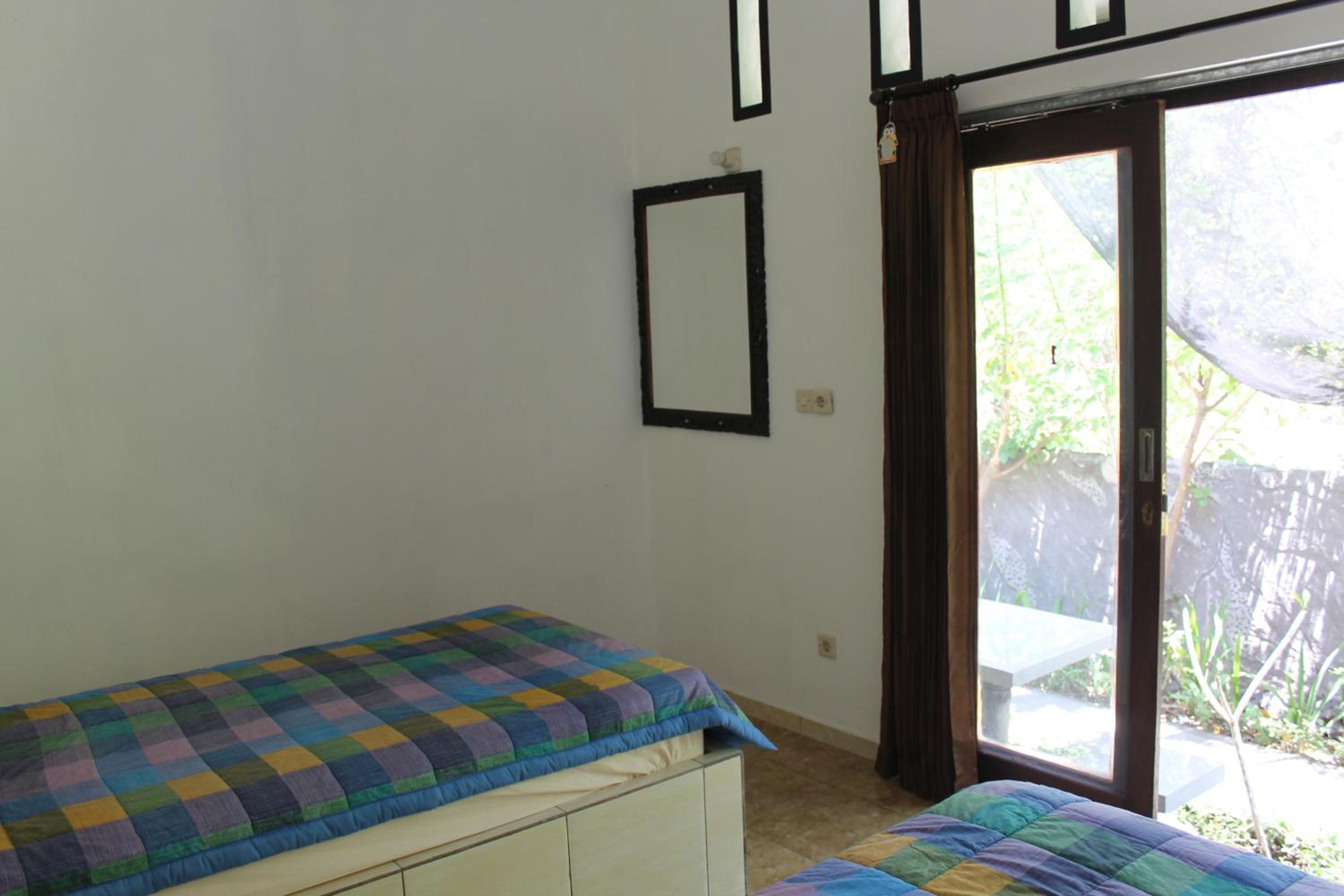 Budget Twin Room - Photo 1
