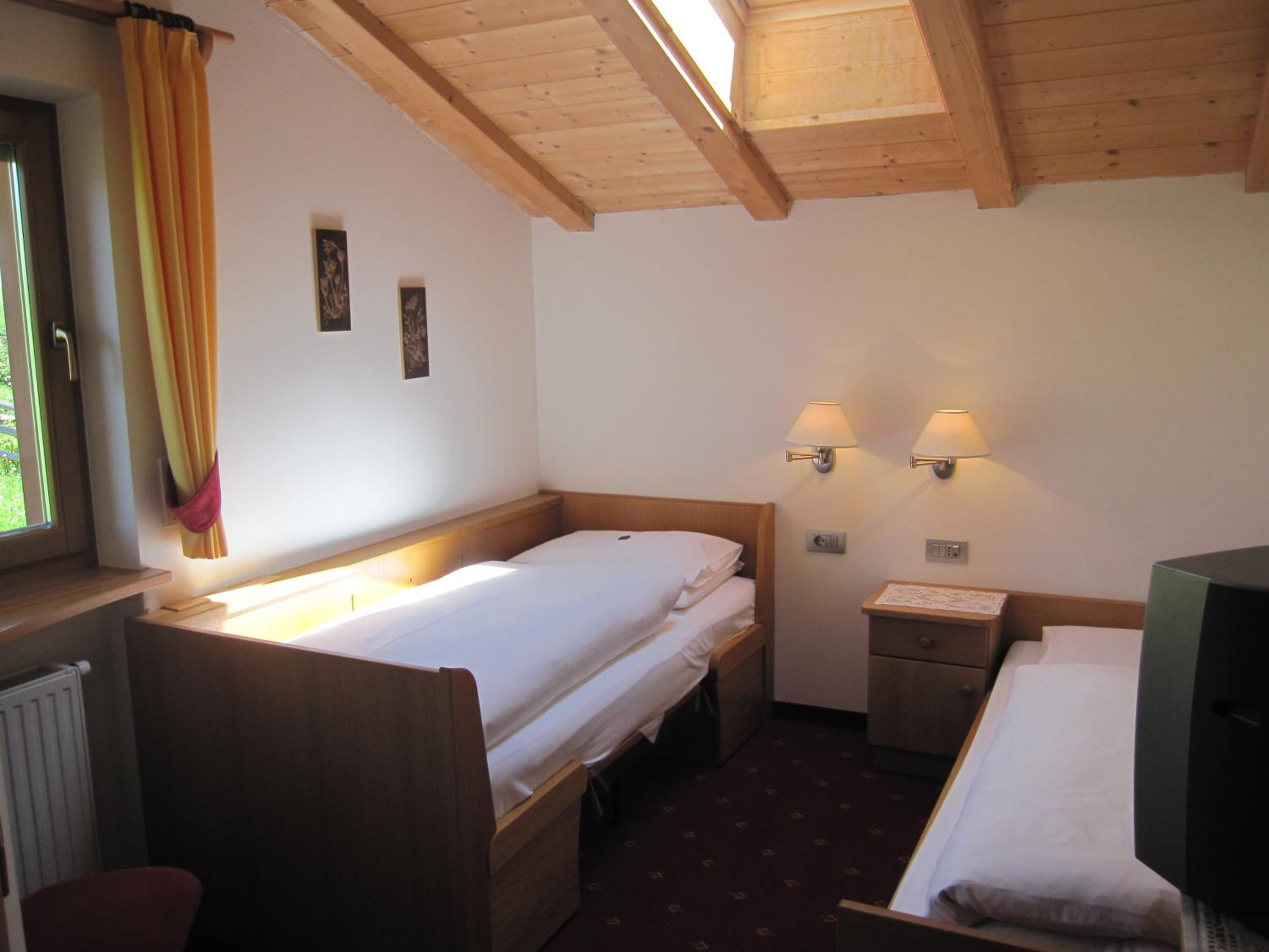 Single Room photo 2