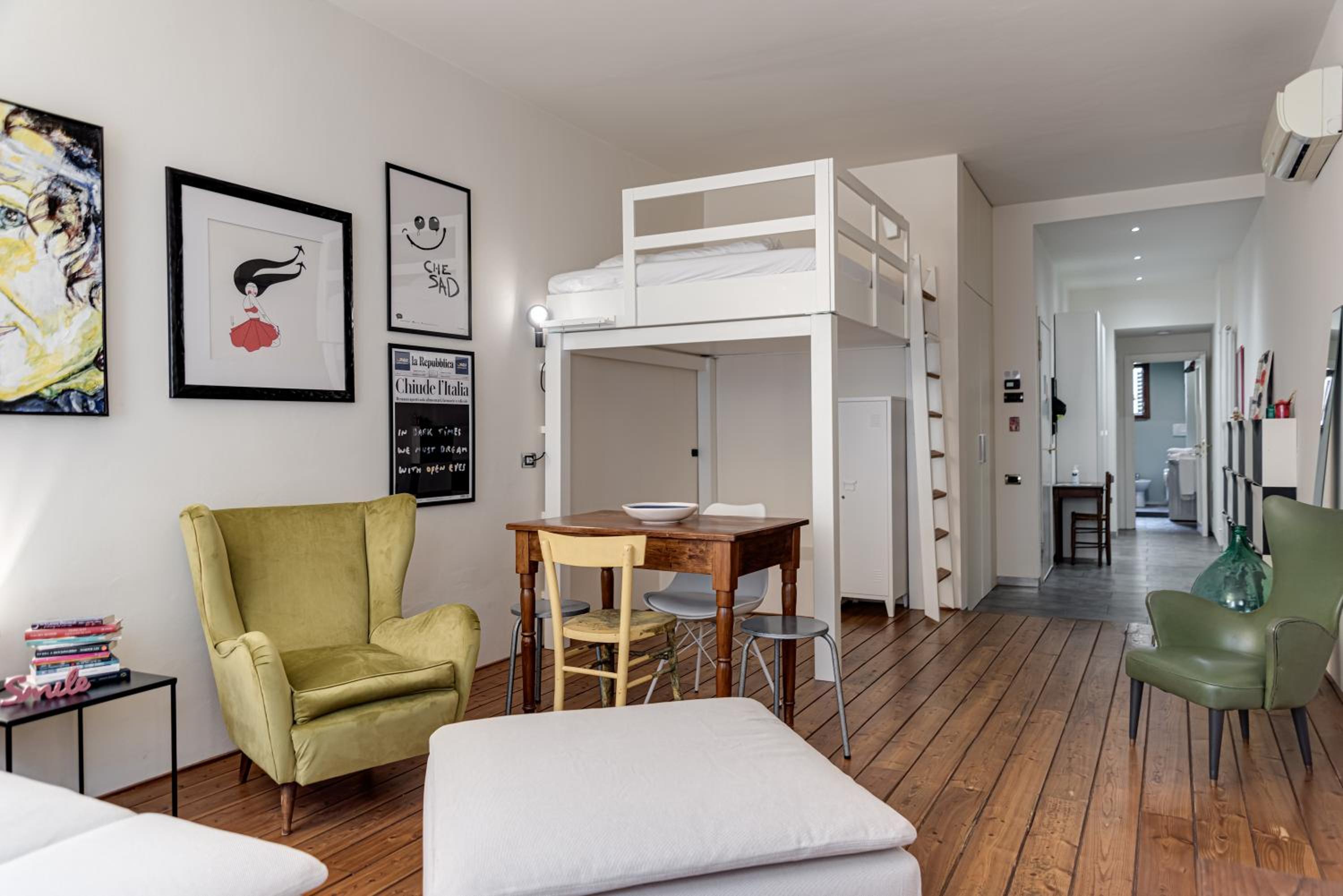 Superior One-Bedroom Apartment