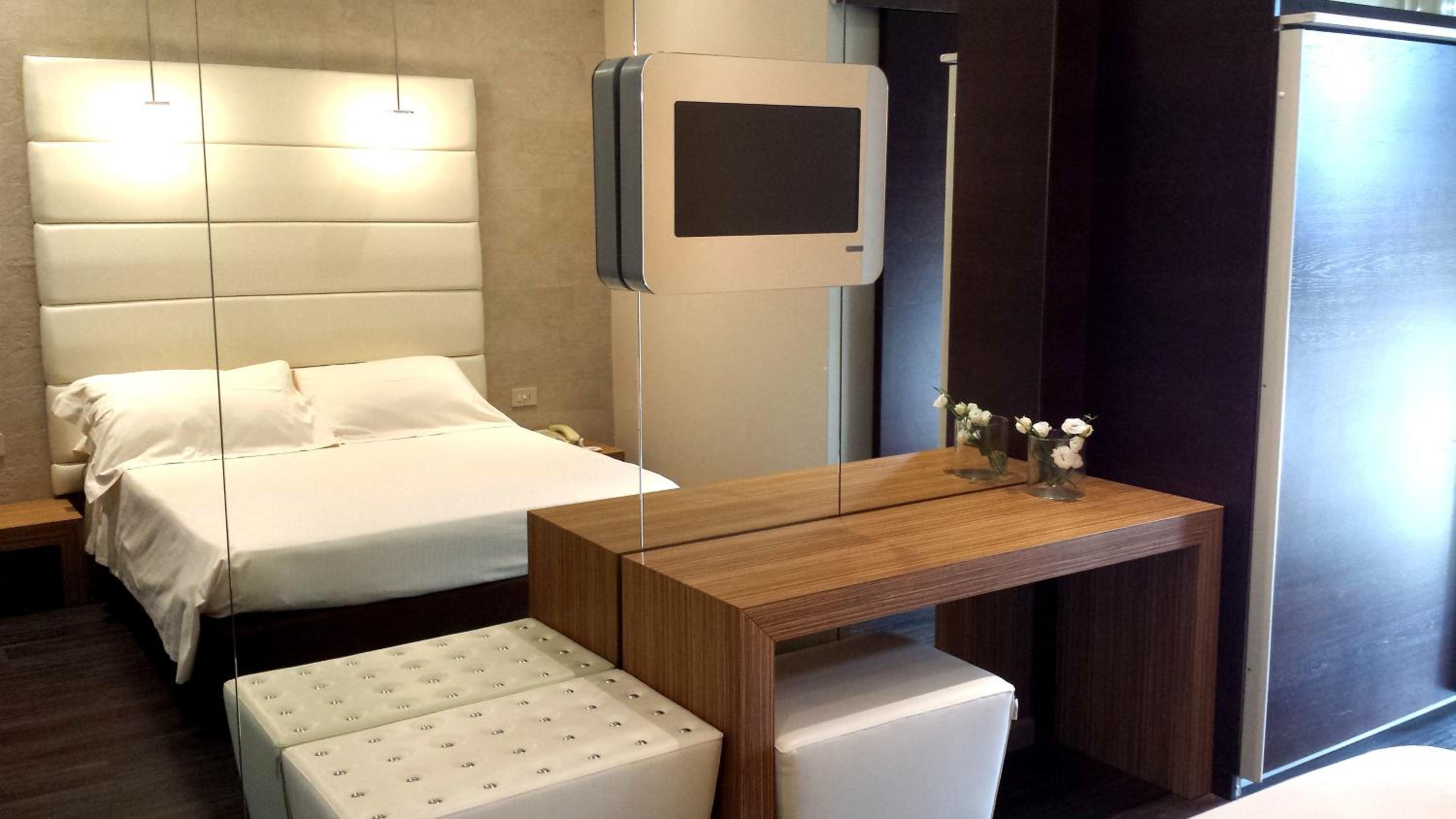 Deluxe Double or Twin Room - Photo 5