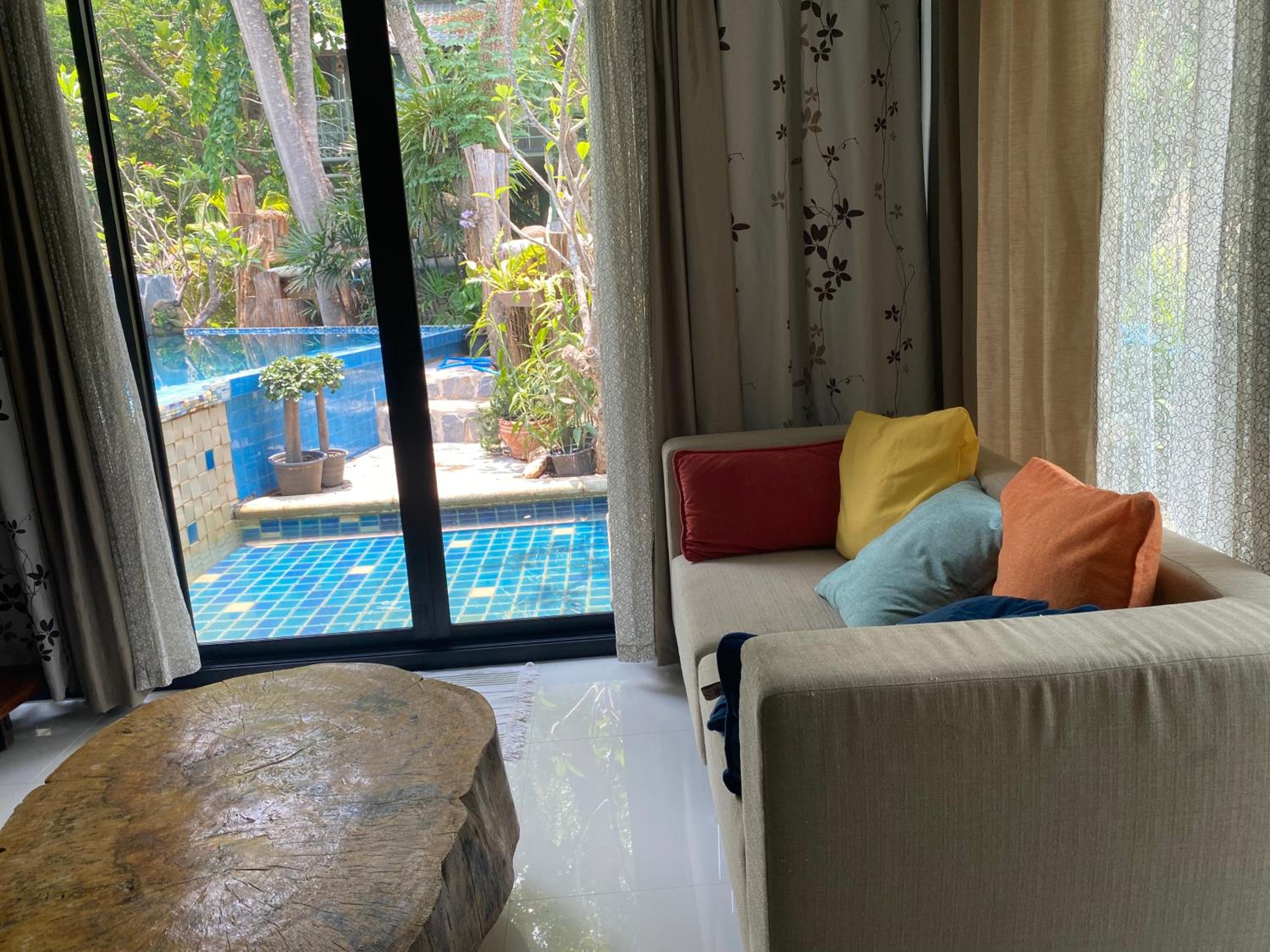 Villa with Private Pool - Photo 23