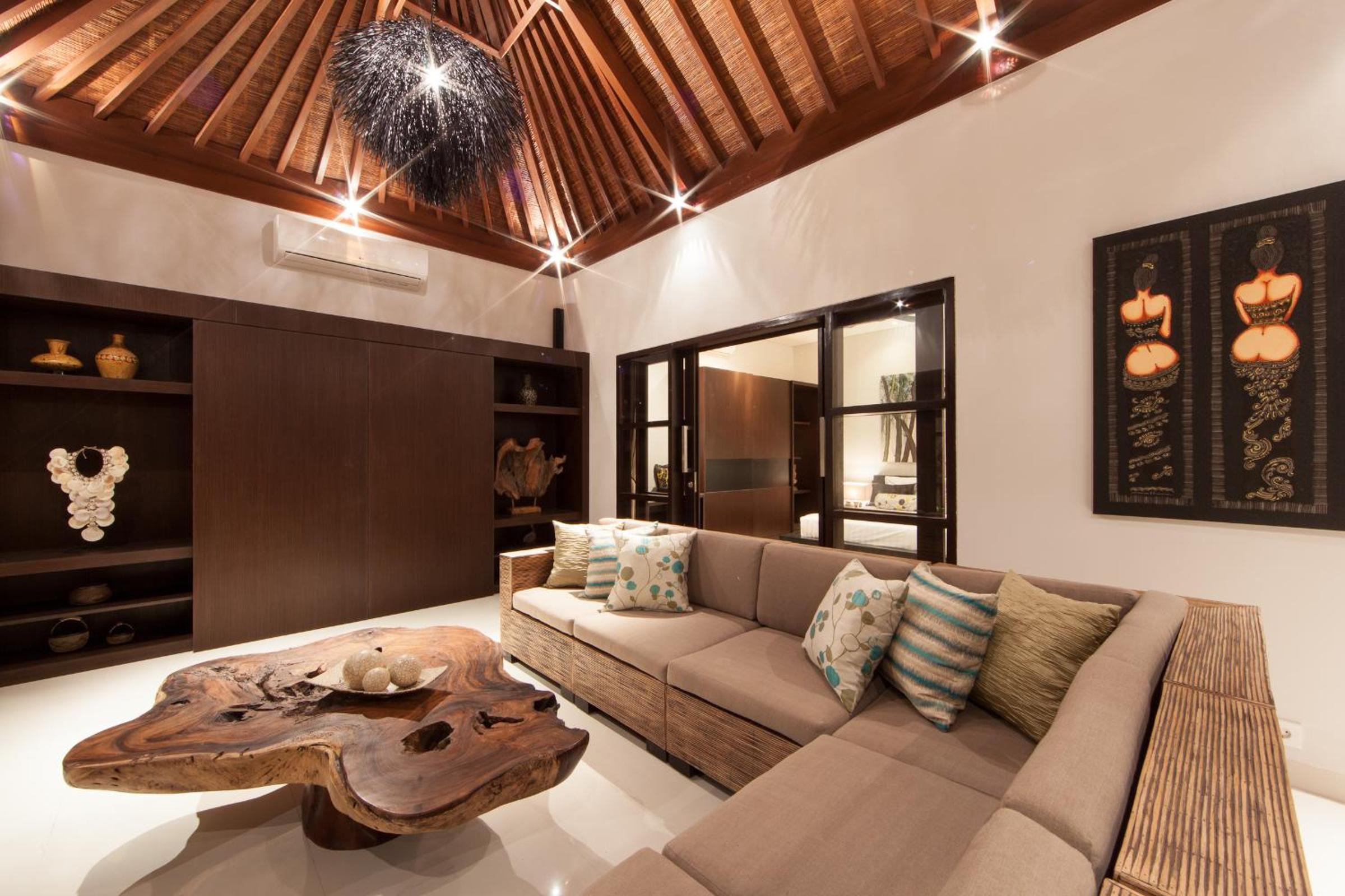 Three-Bedroom Villa photo 2