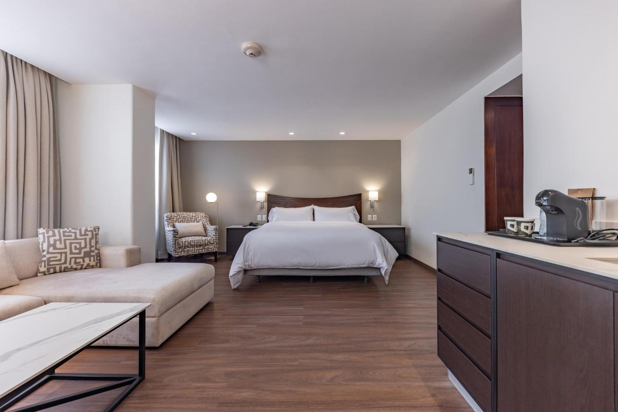 Deluxe Junior Suite