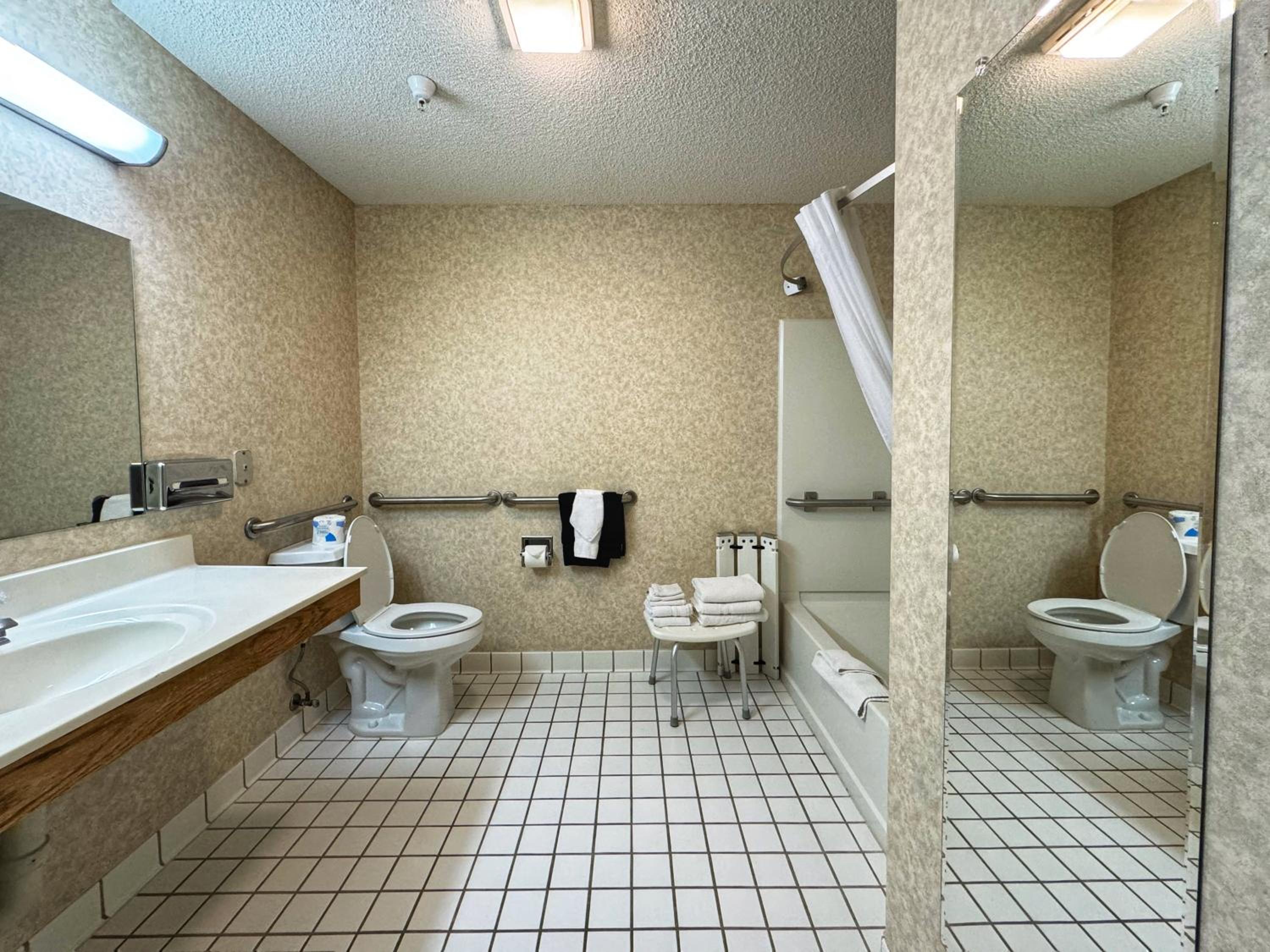 Double Room - Disability Access - Photo 8