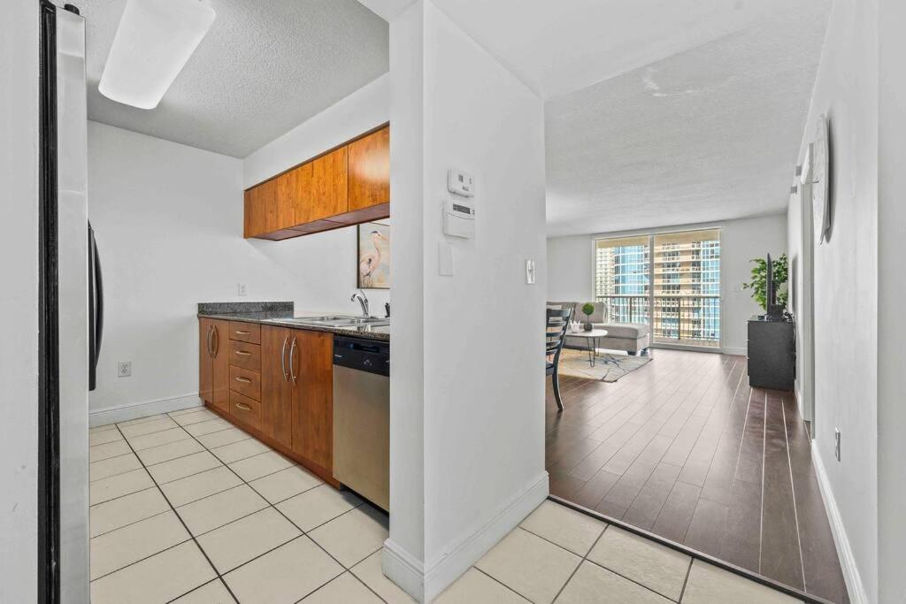 One-Bedroom Apartment photo 2
