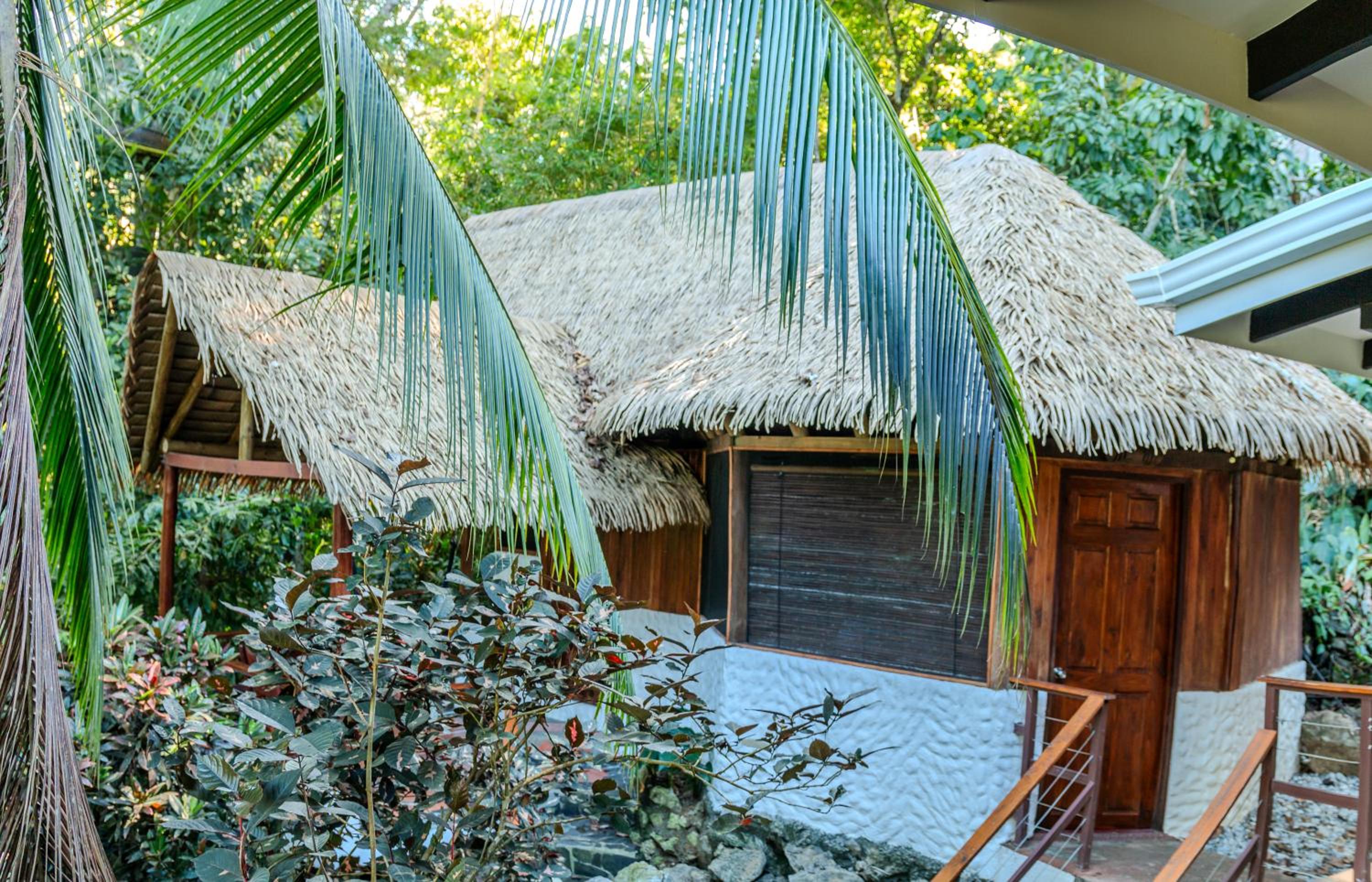 Deluxe Double Room (2 Adults + 1 Child)