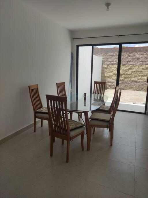 Three-Bedroom Villa photo 2