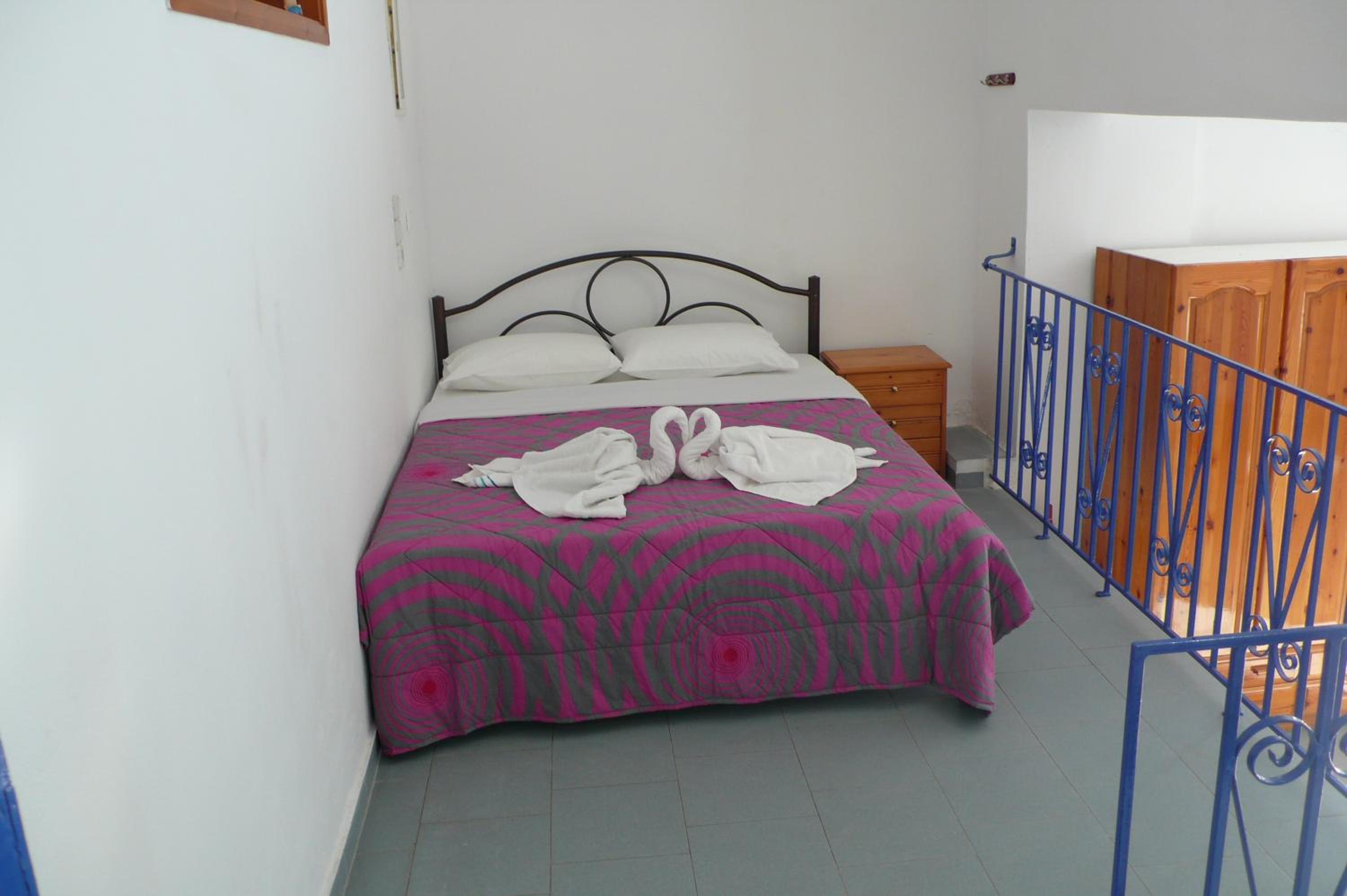 One-Bedroom Apartment - Photo 1
