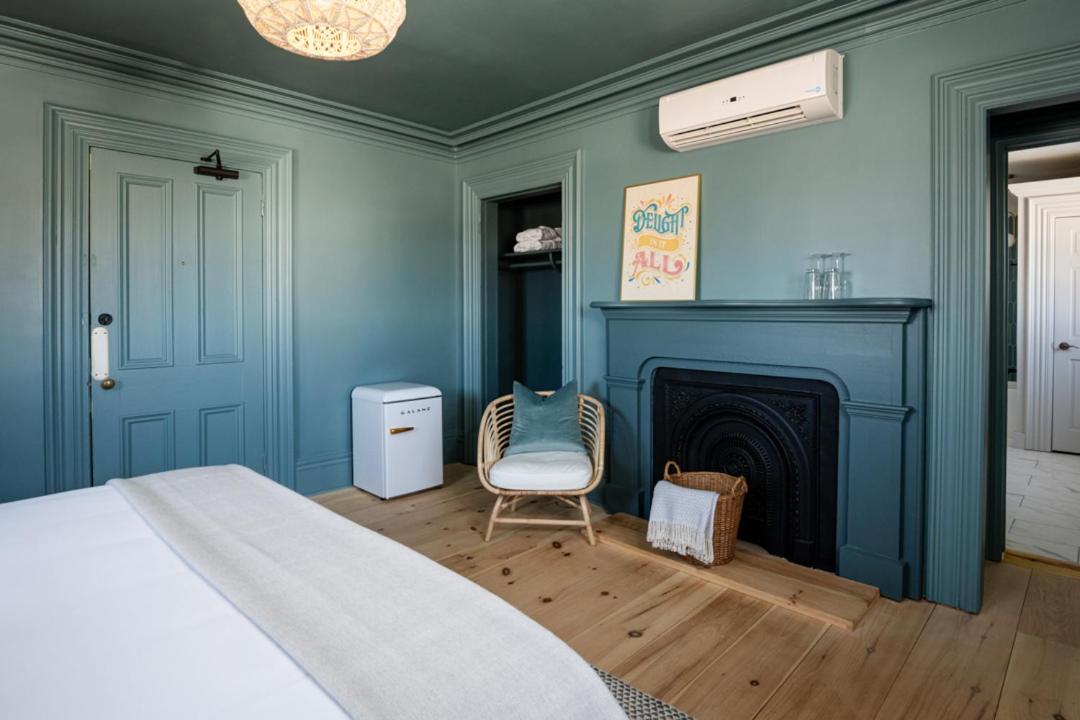 Deluxe King Room photo 2