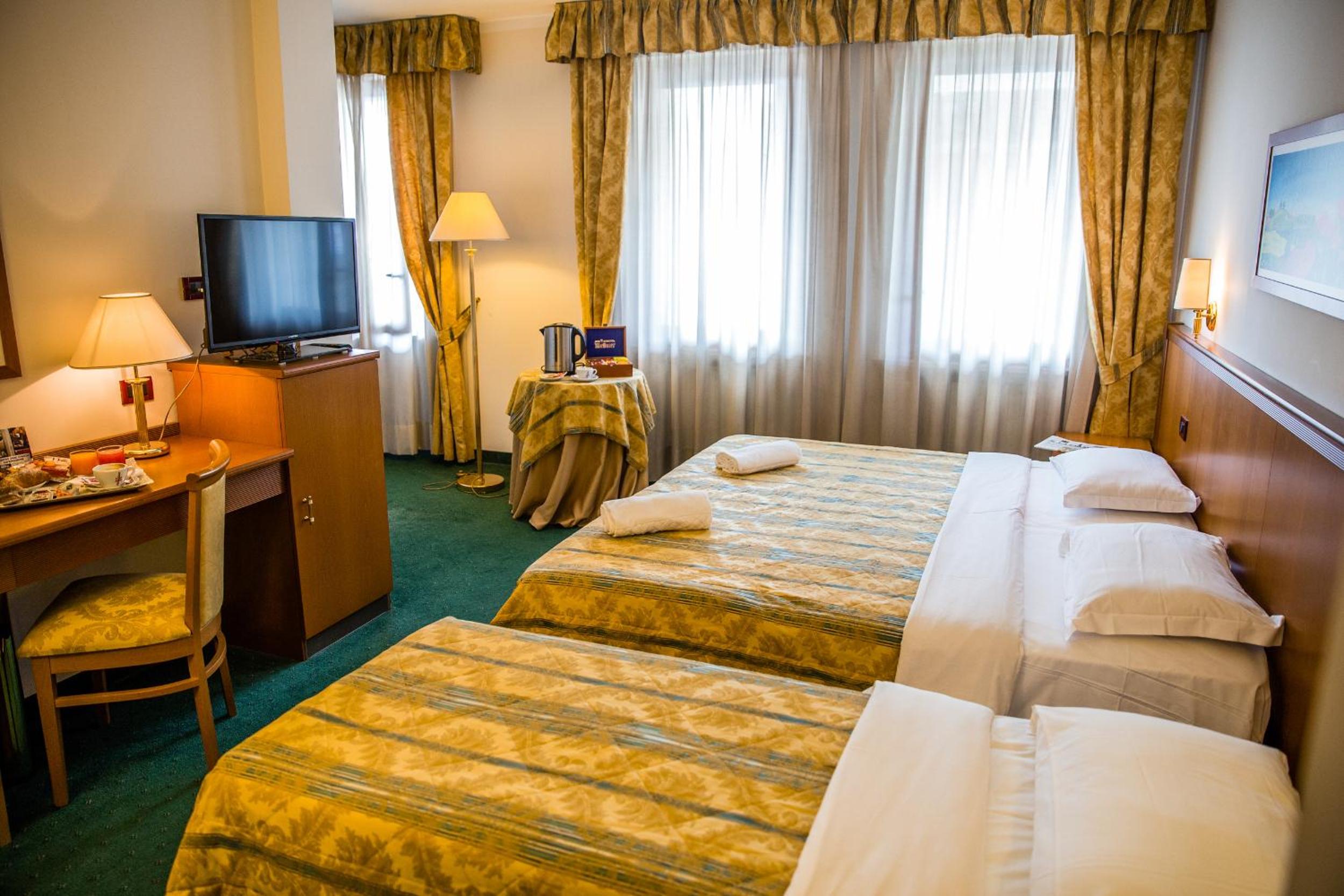 Quadruple Room - Photo 3