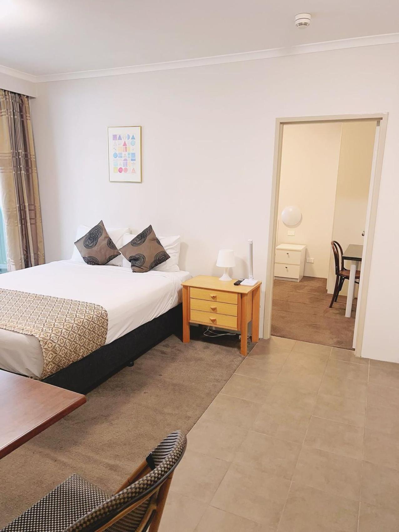 Two-Bedroom Suite - Photo 3