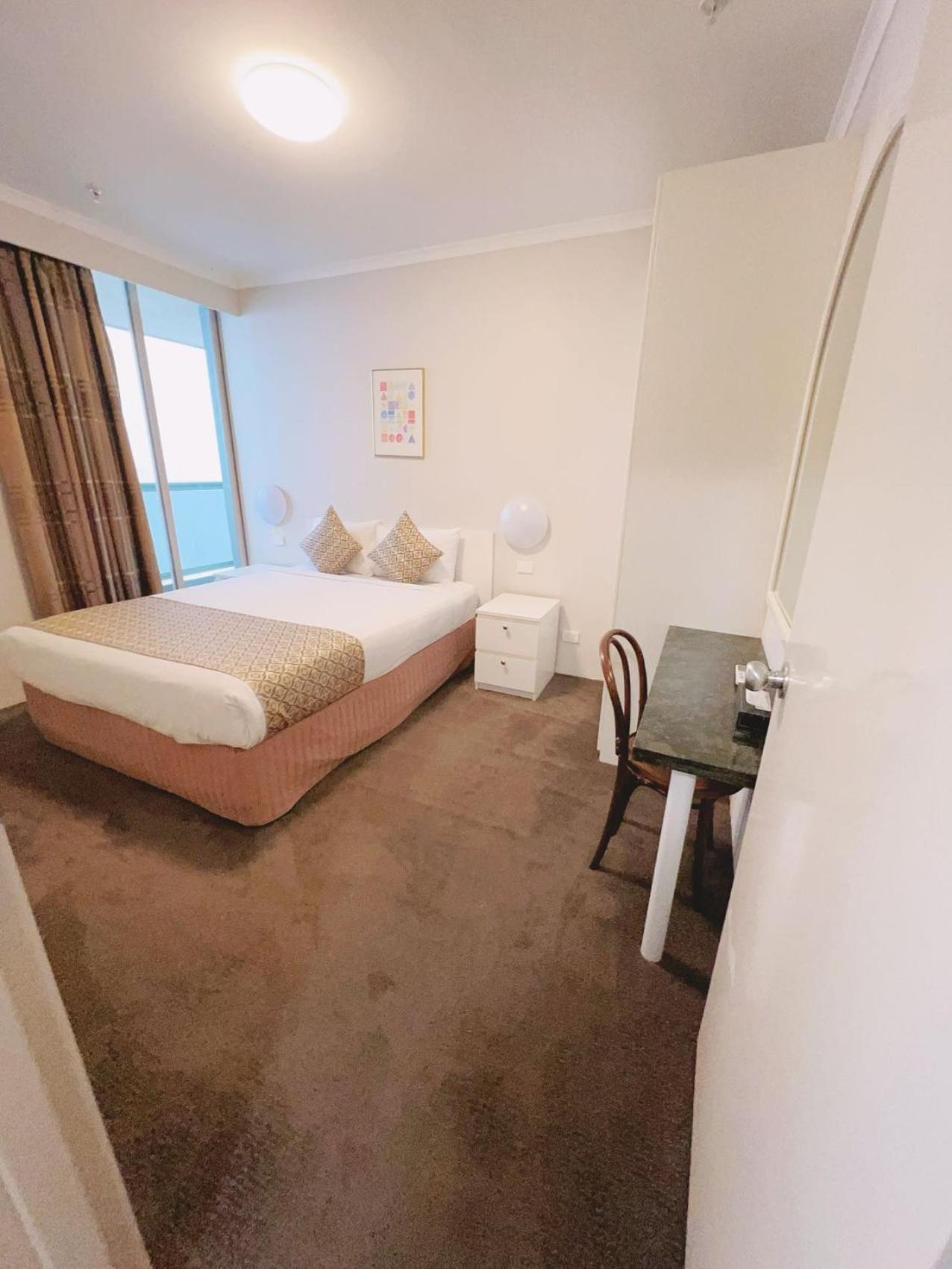 Two-Bedroom Suite - Photo 5