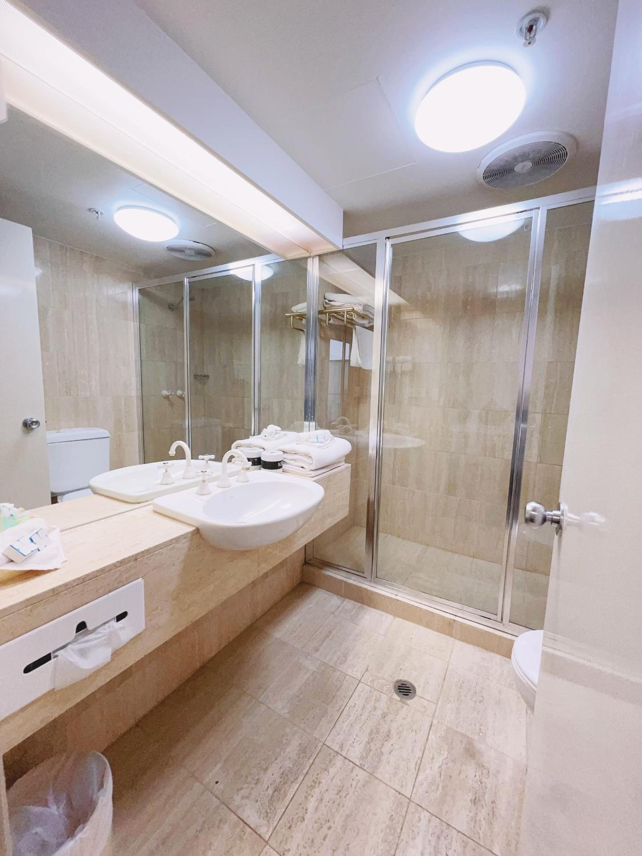 Two-Bedroom Suite - Photo 7