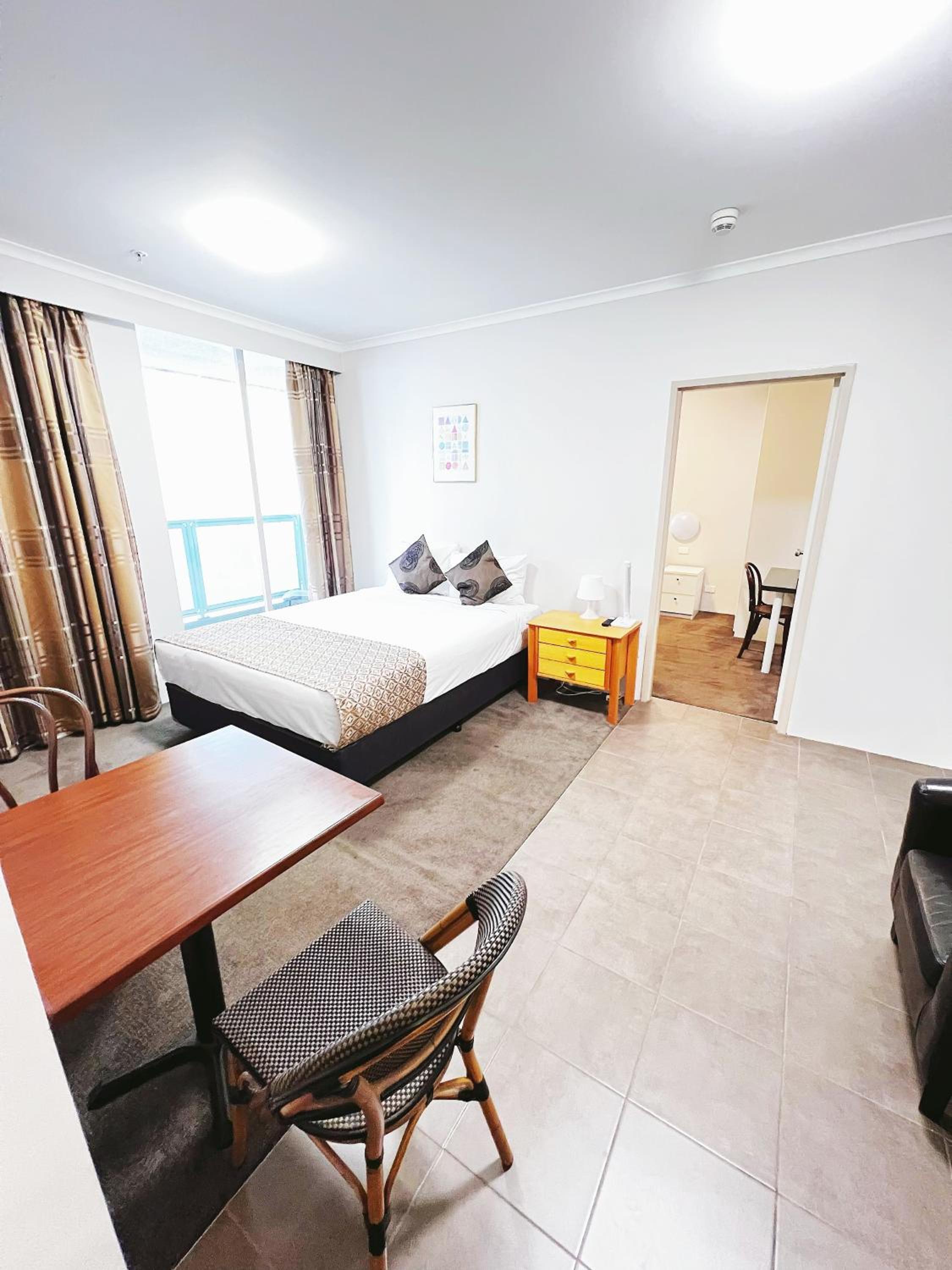 Two-Bedroom Suite - Photo 6