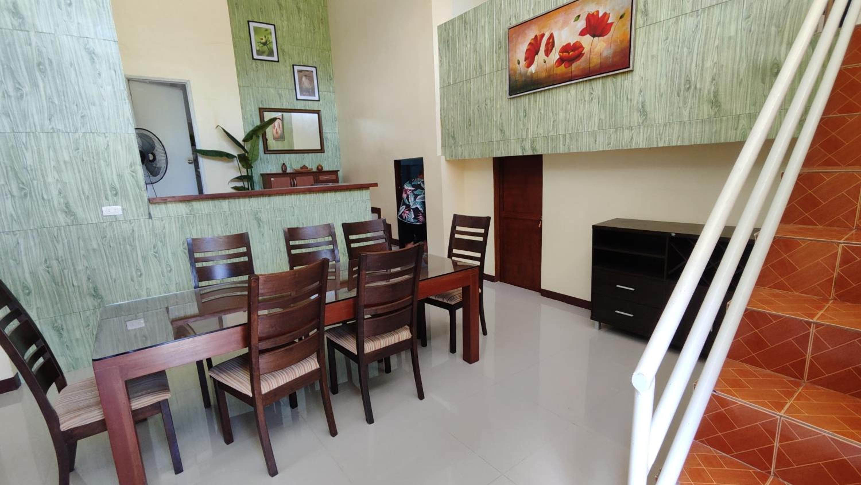 Family Room - Photo 8