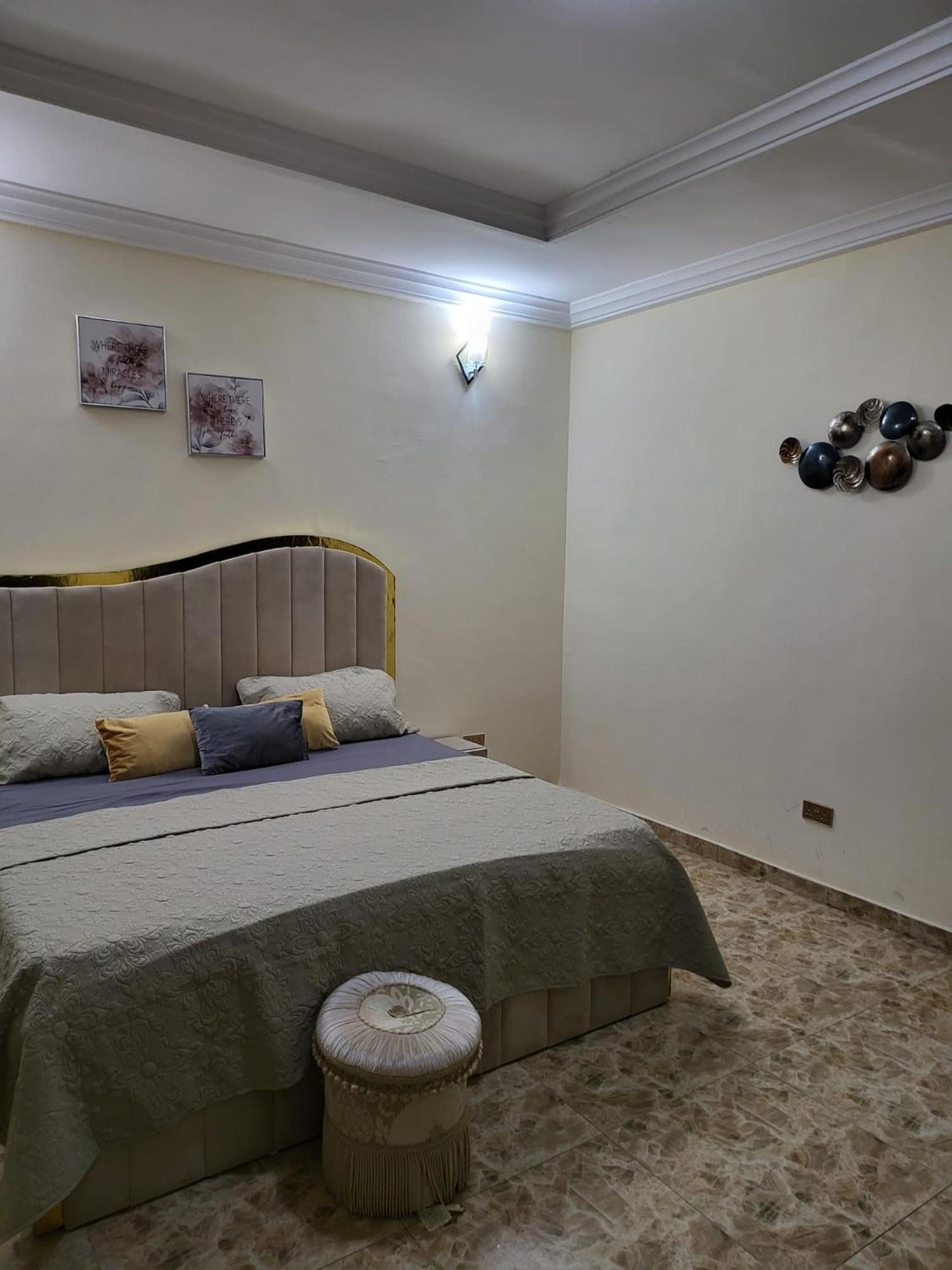 Three-Bedroom House photo 2