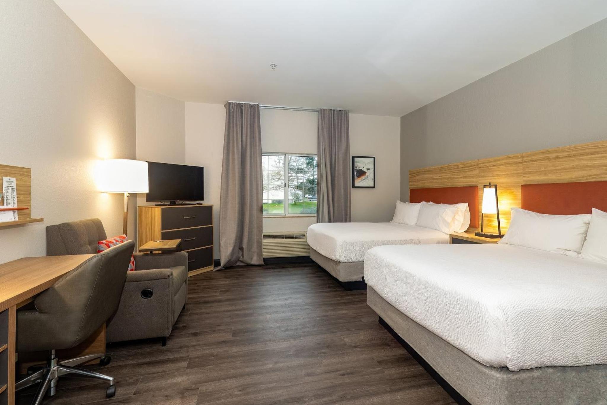 Studio Suite with Two Queen Beds - Photo 5