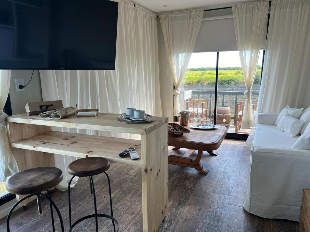 Deluxe Double Room with Balcony photo 3