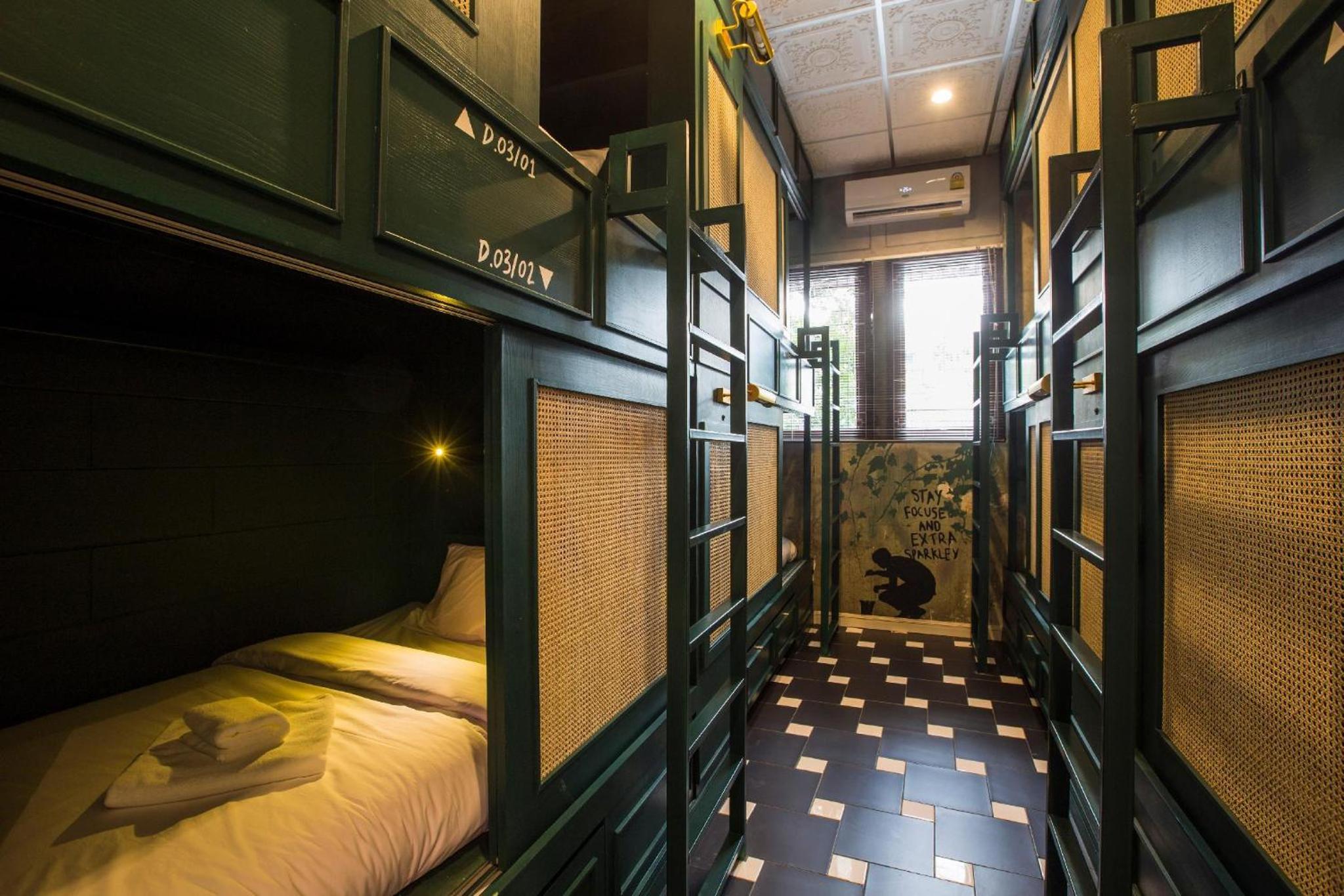Bed in 8-Bed Dormitory Room photo 1