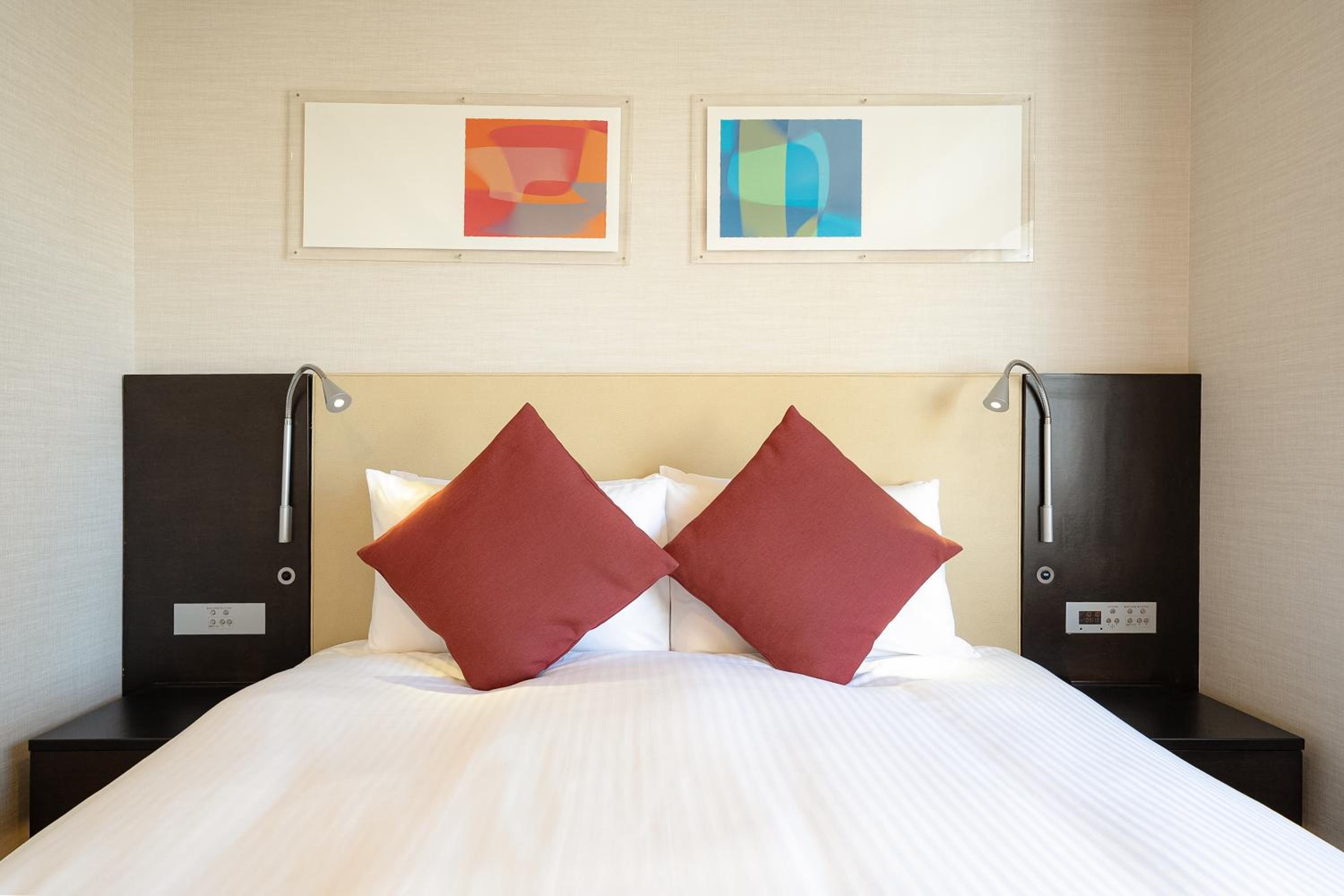 Double Room - Non-Smoking  - Photo 8