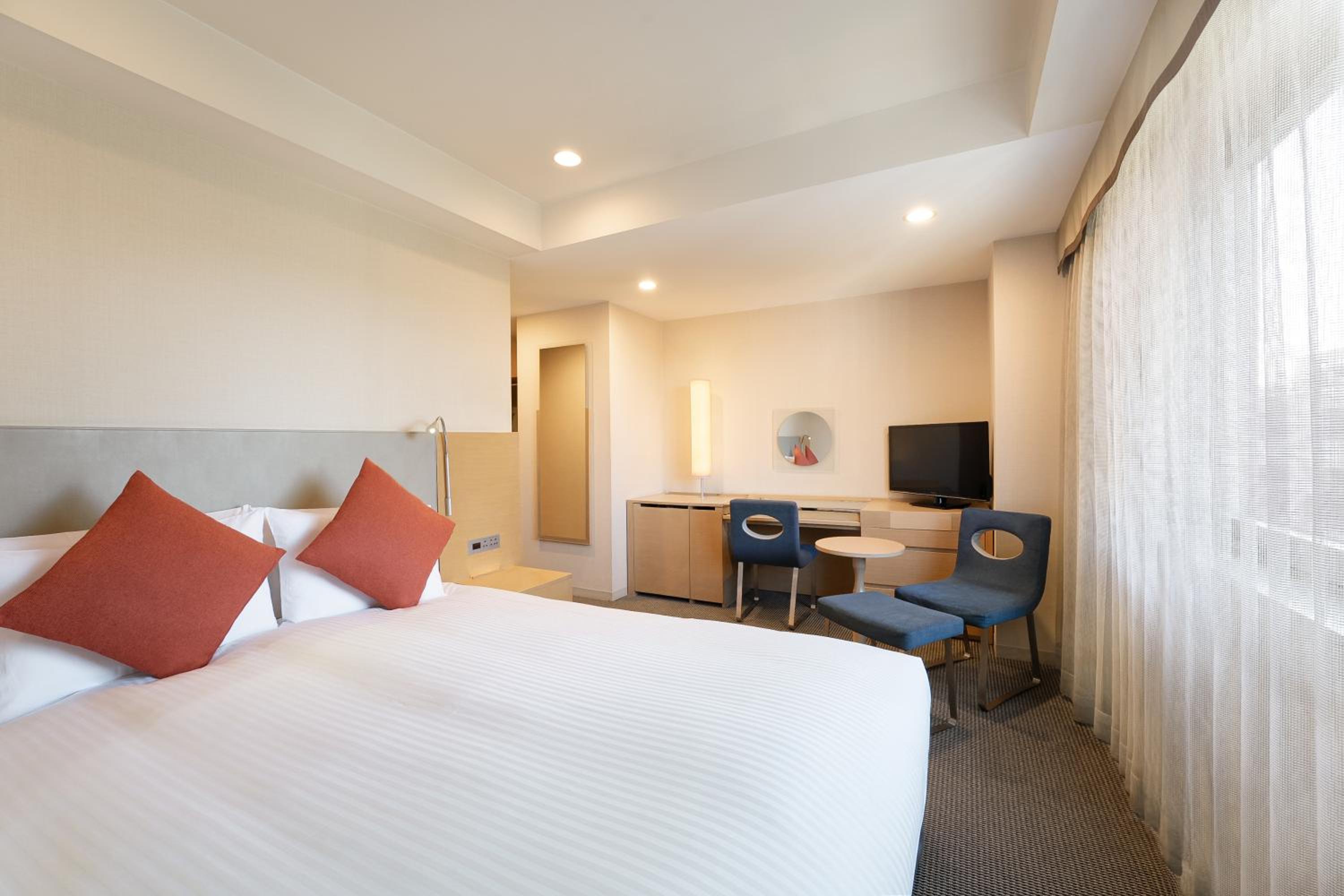 Double Room - Non-Smoking  - Photo 9