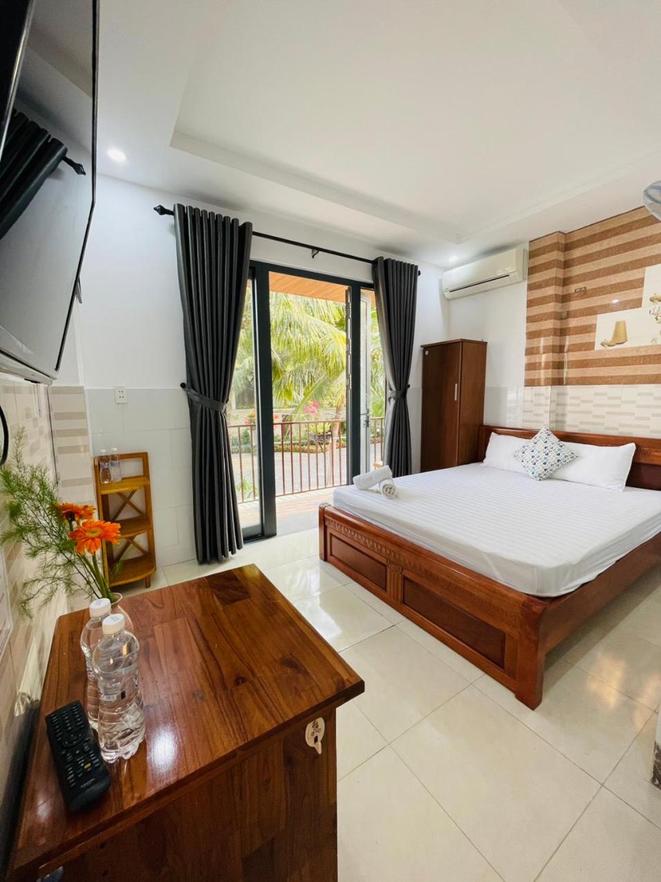 Queen Room with Balcony