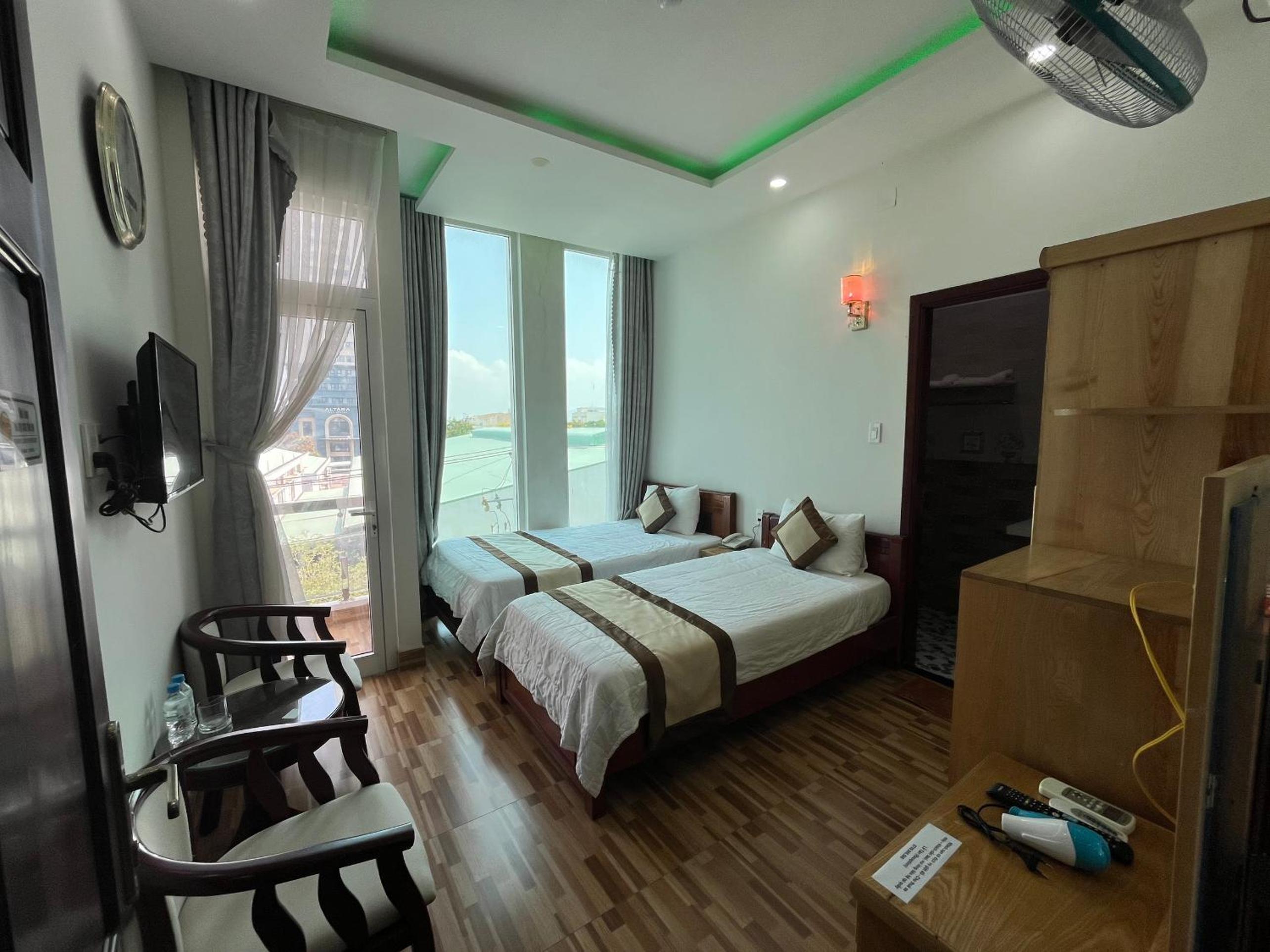 Triple Room With City View