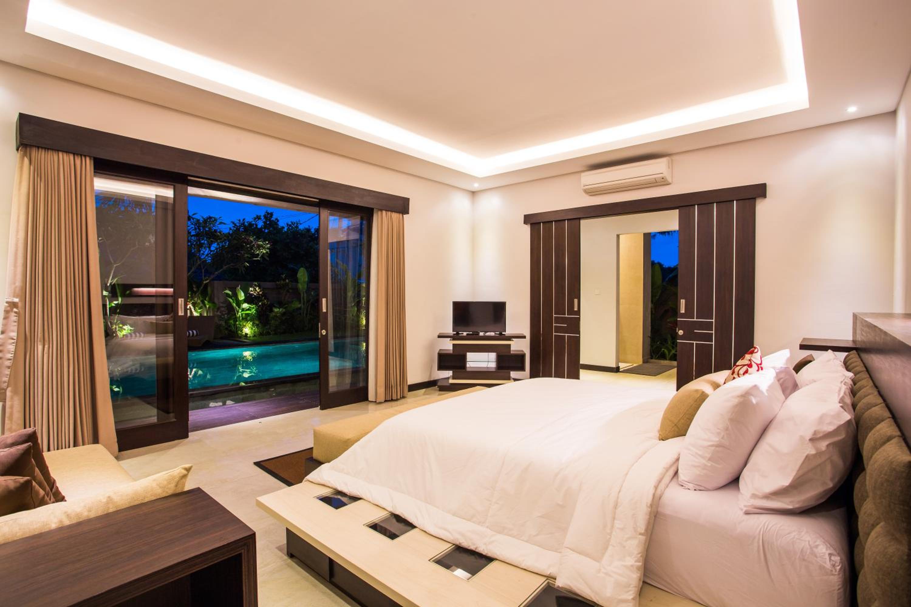 Three-Bedroom Pool Suite Villa with Private Pool photo 3
