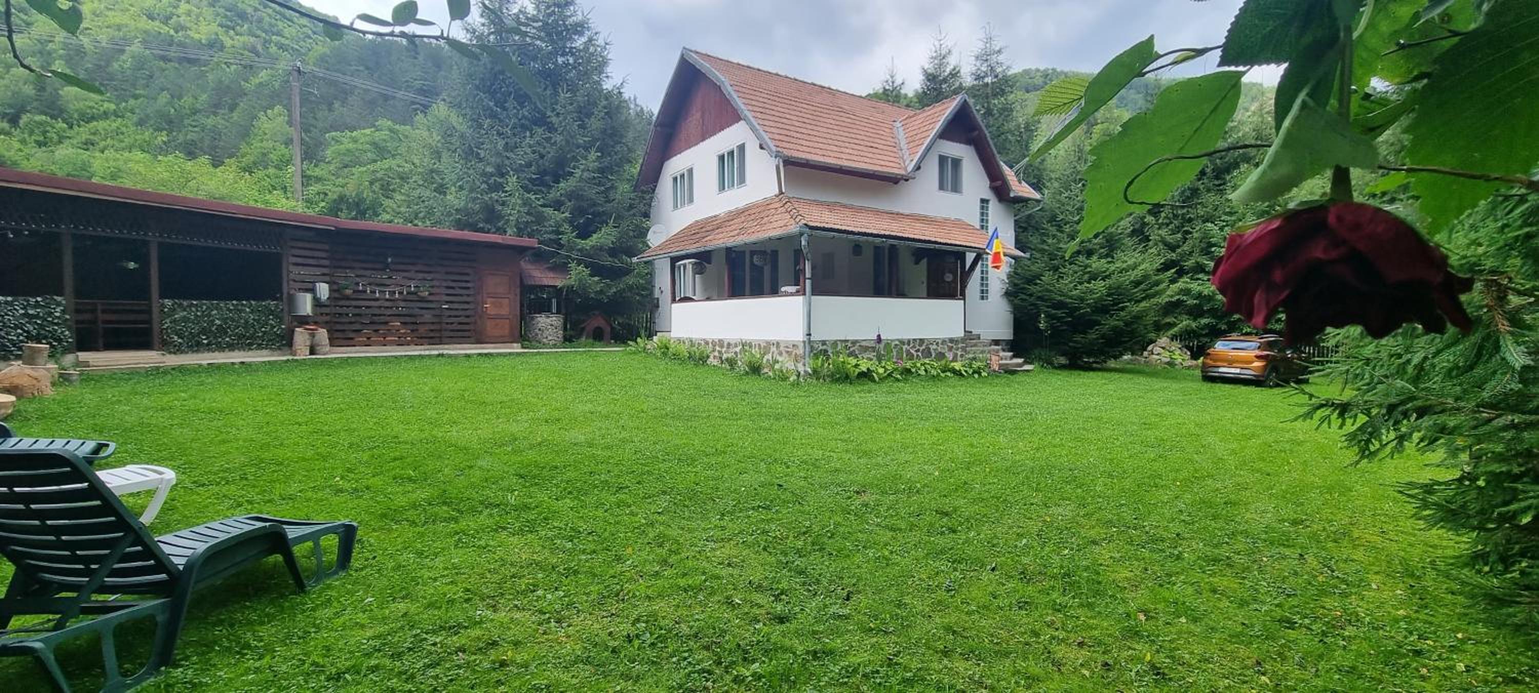Four-Bedroom House photo 3
