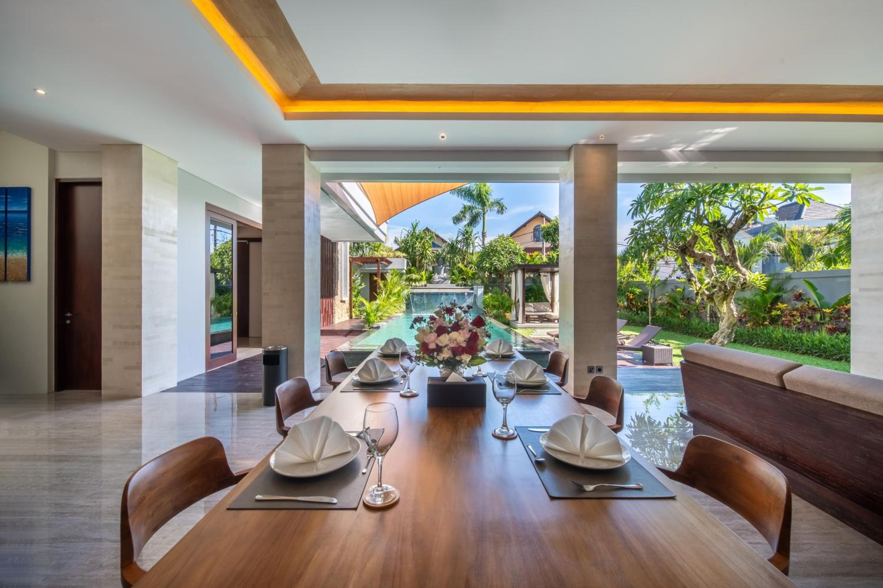 Three-Bedroom Premium Suite Villa with Private Pool photo 2