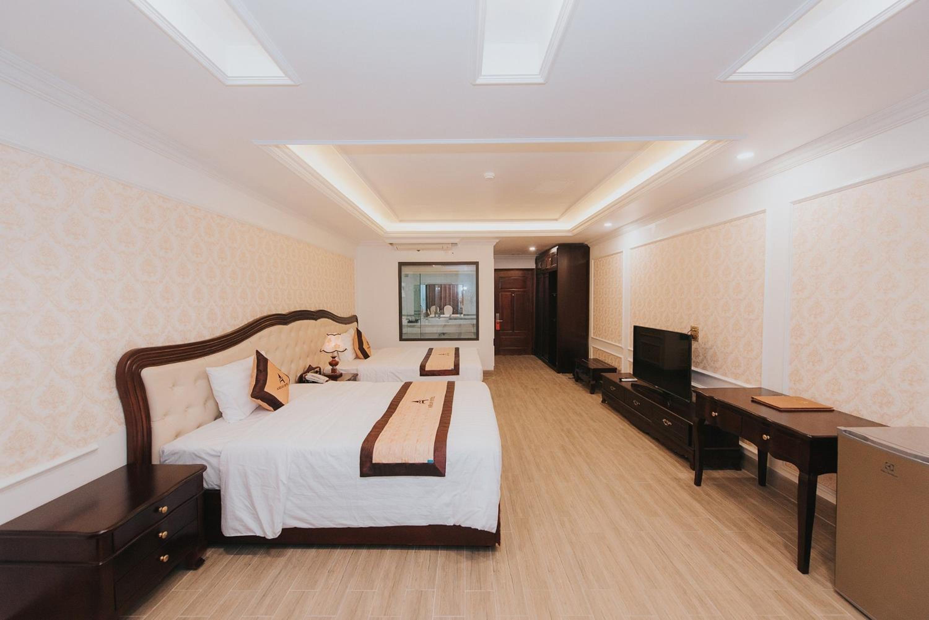 Superior Family Room