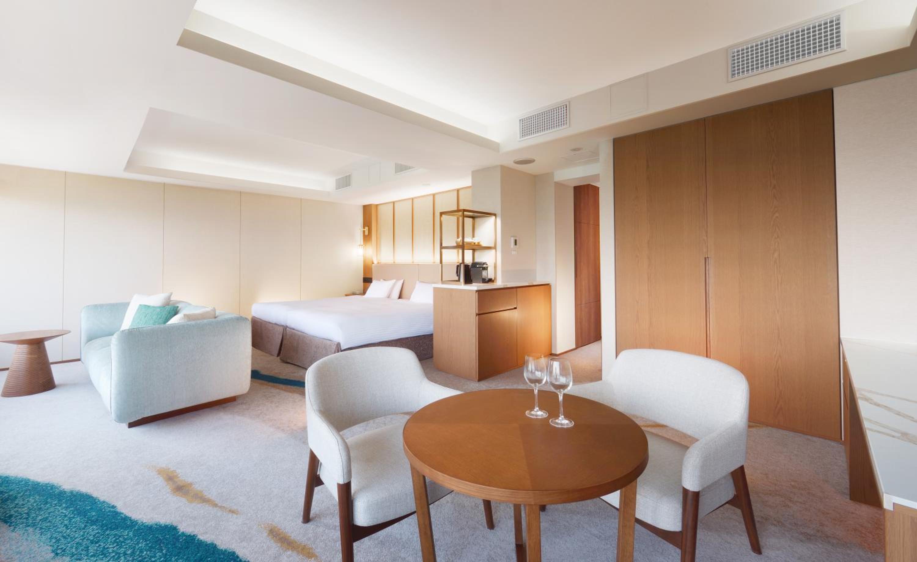 Suite with Ocean View - Club Lounge Access photo 2