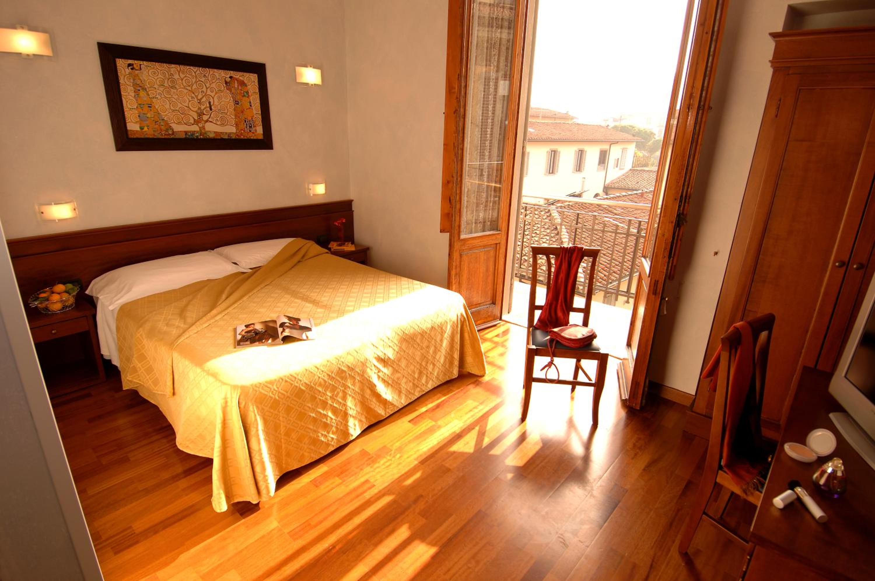Double or Twin Room with Cathedral view photo 3