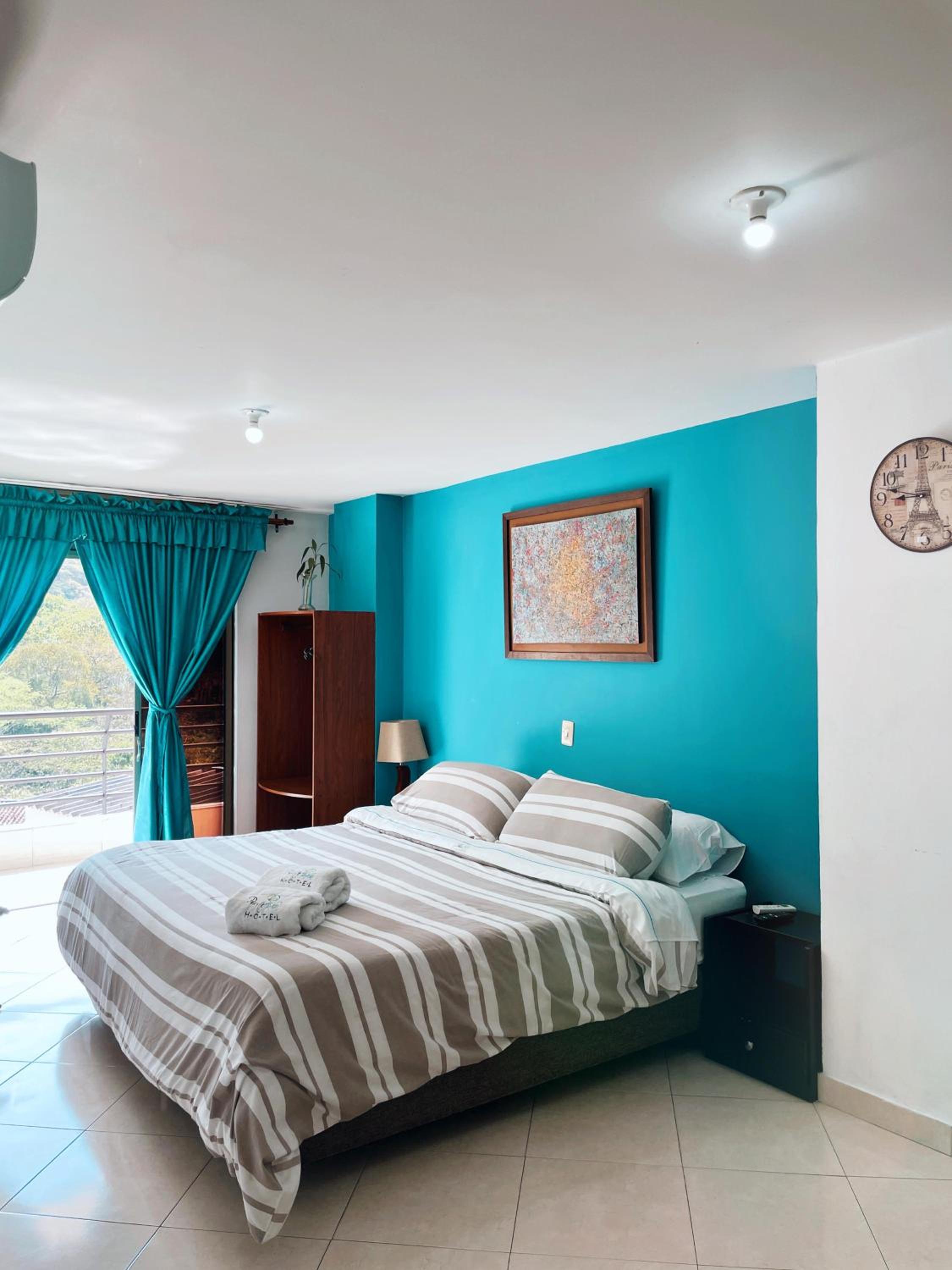 Deluxe Suite with Spa Bath photo 2