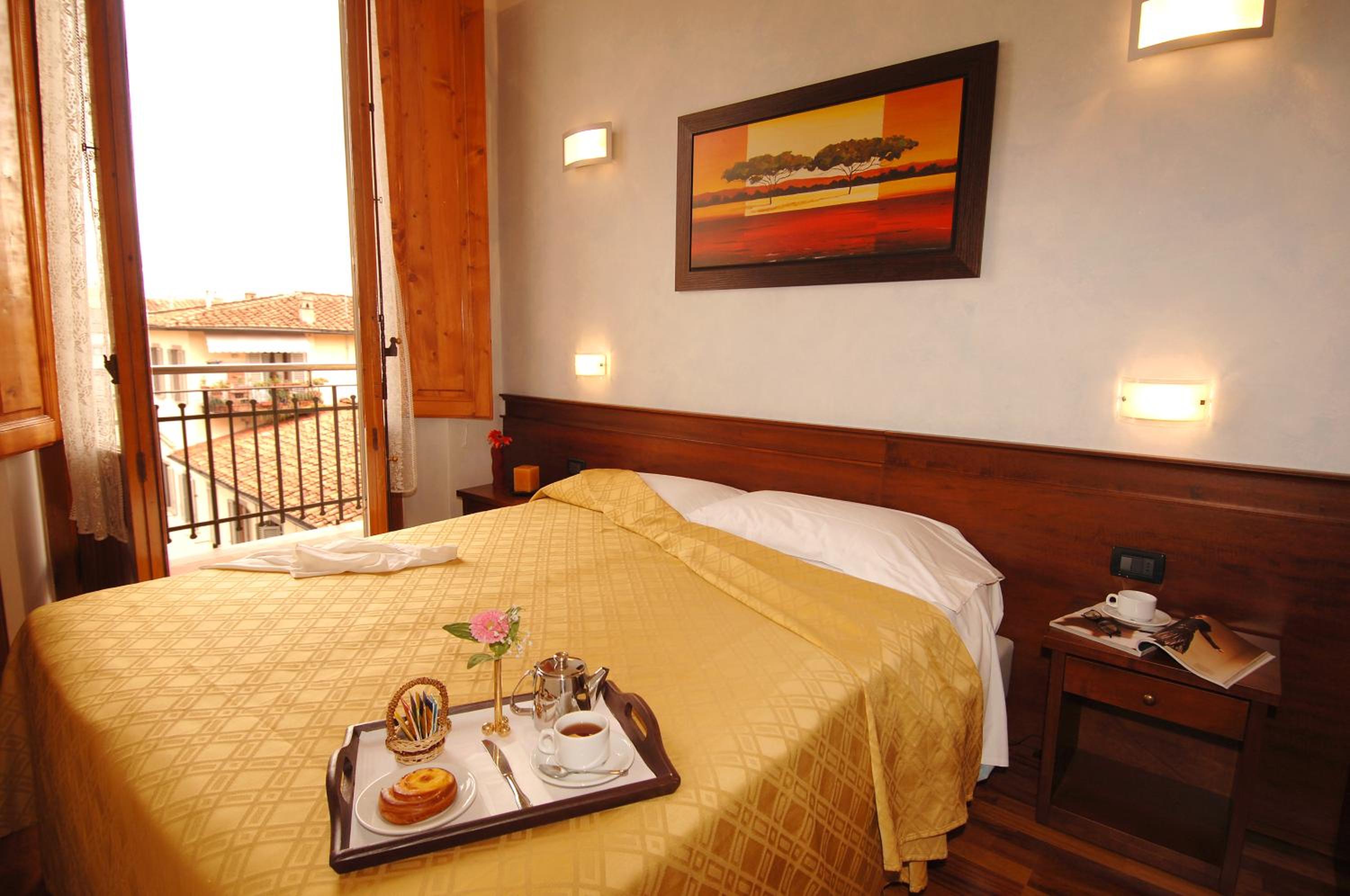 Double or Twin Room with Cathedral view photo 2