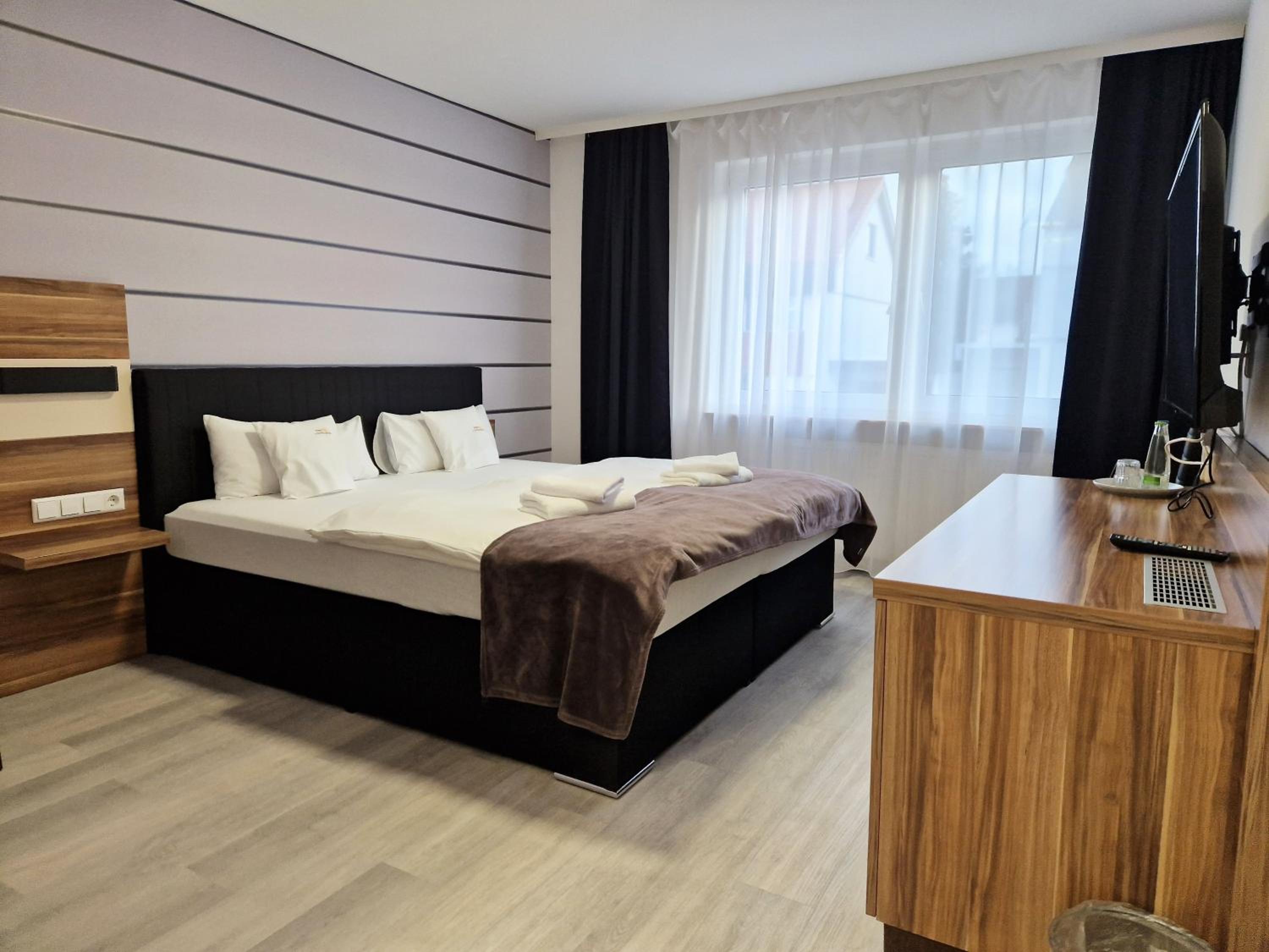 Single Room with Bathroom photo 1