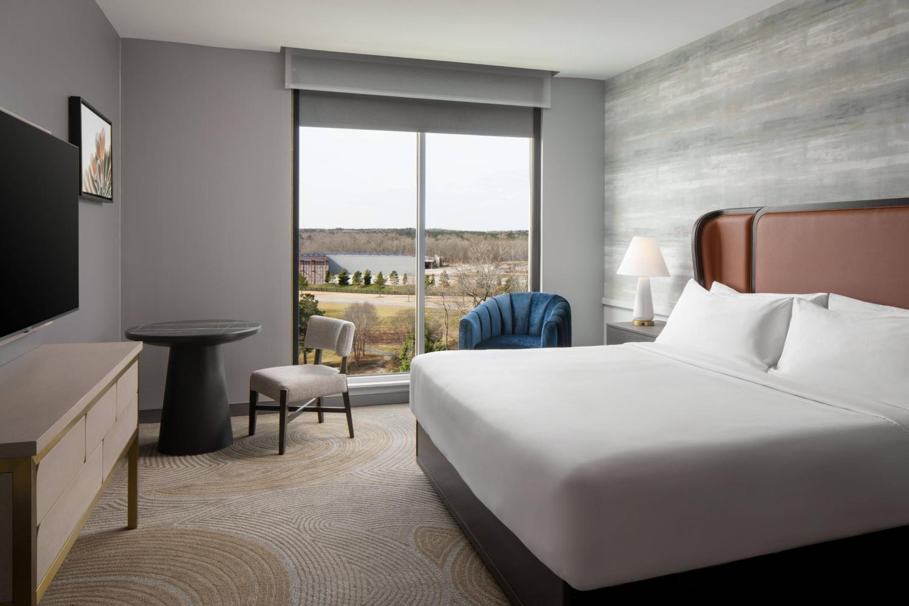 Deluxe King Room with Garden View - Photo 5