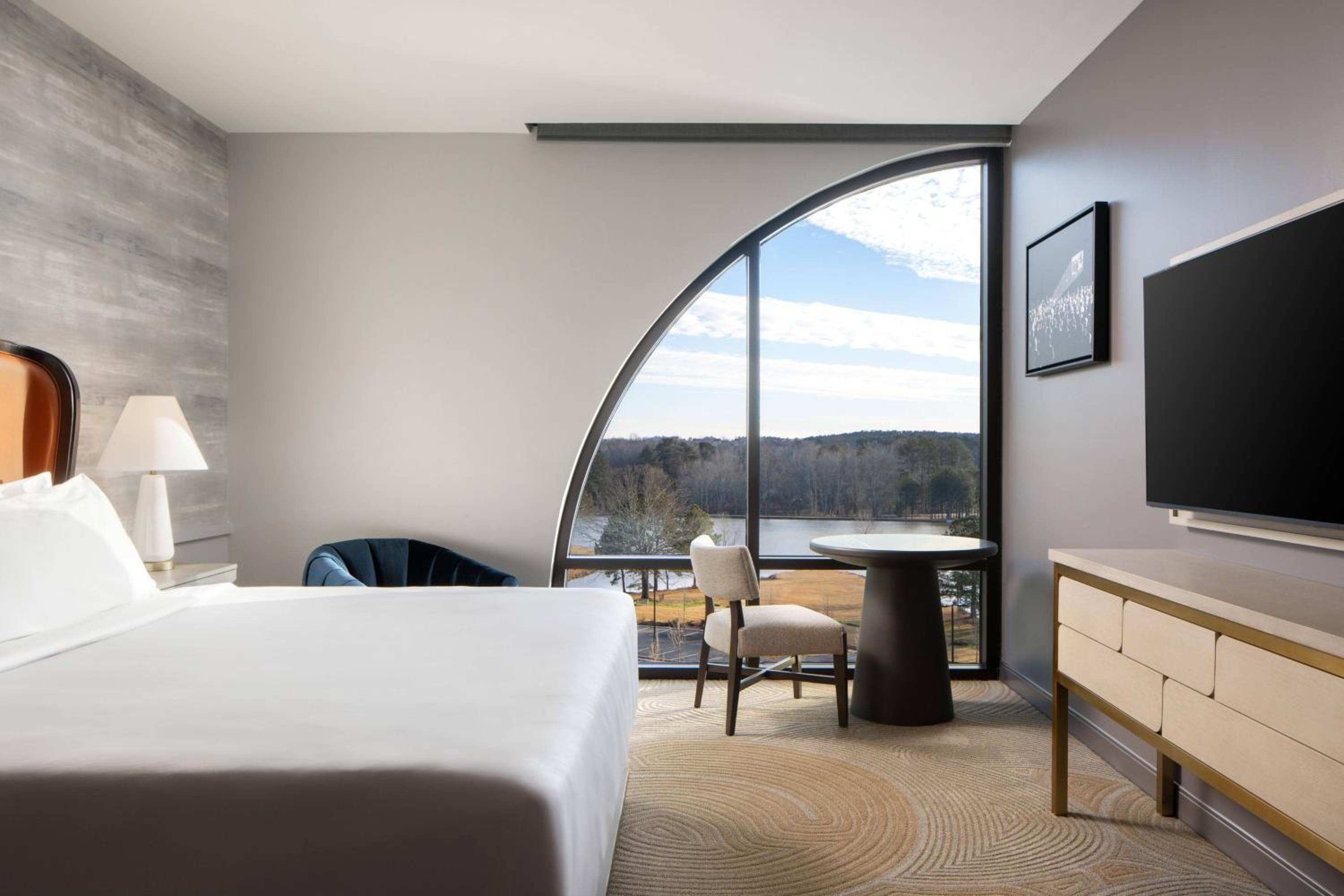 Deluxe King Room with Garden View - Photo 1