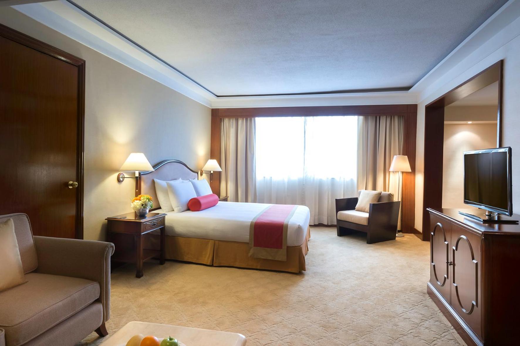 Deluxe Suite with Sea View Deluxe Suite with Sea View