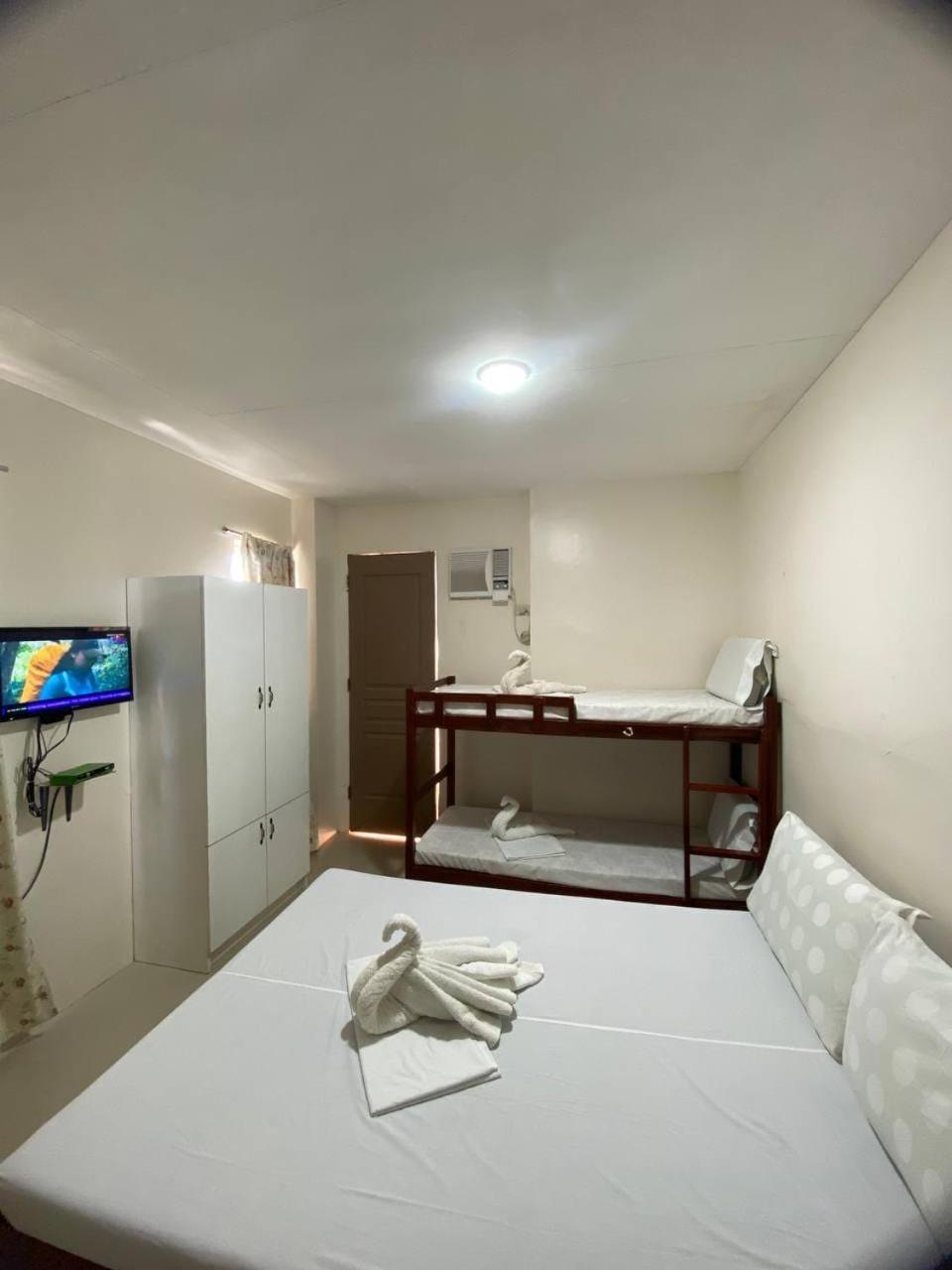Family Room - Photo 4