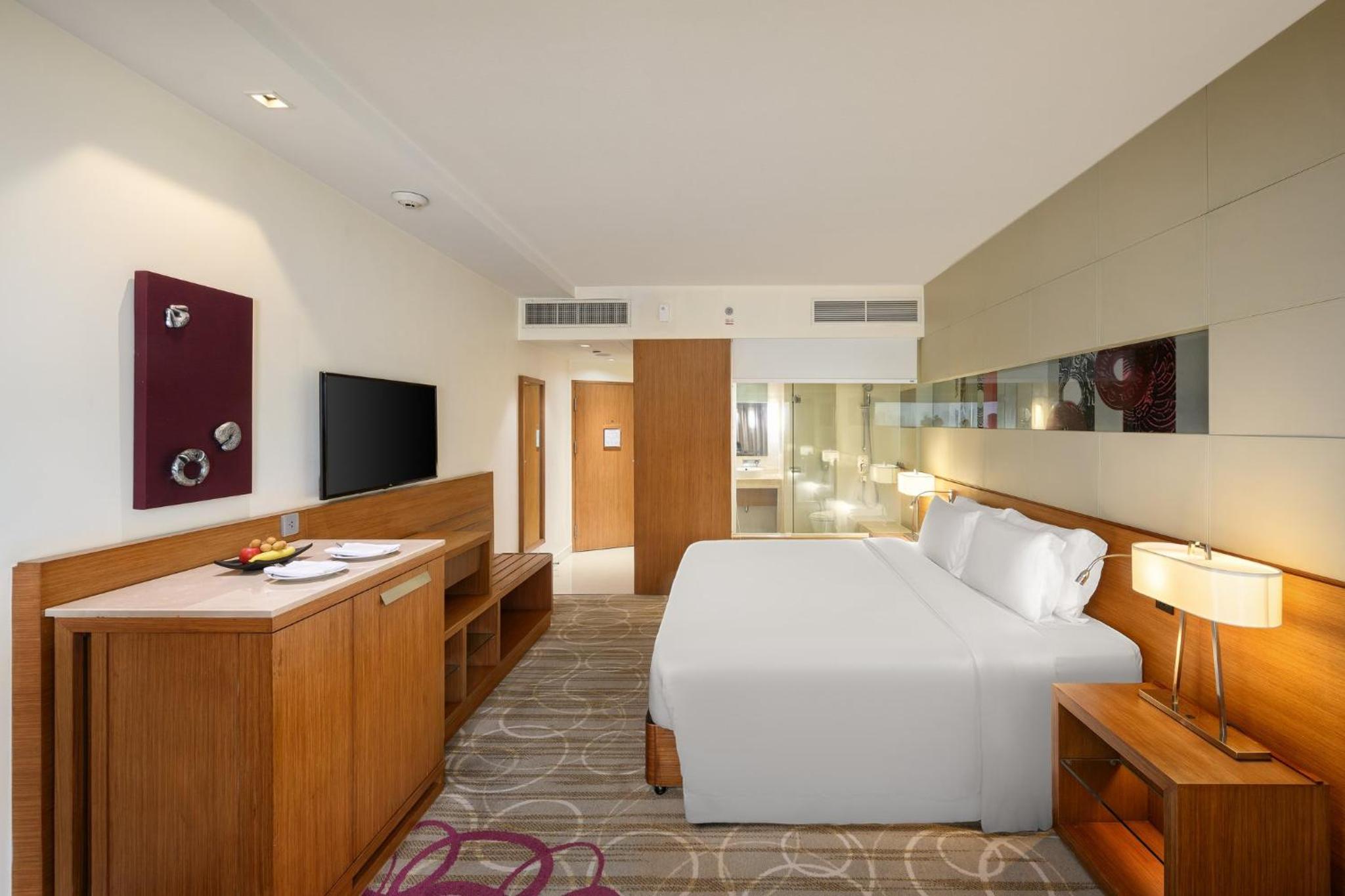 Deluxe King Room - Photo 3
