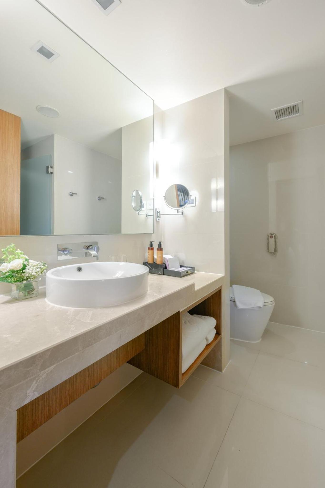 Premium Deluxe Suite Club King - Photo 6